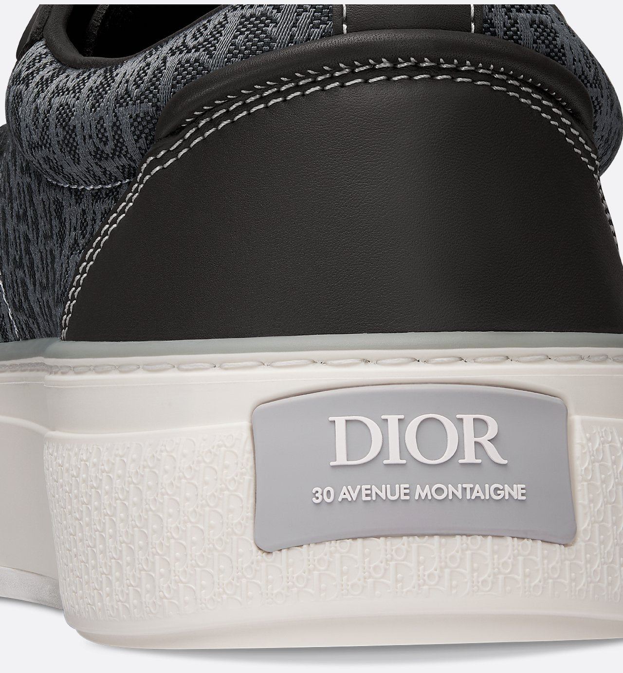 B33 Sneaker Black Smooth Calfskin And Dior Oblique Jacquard