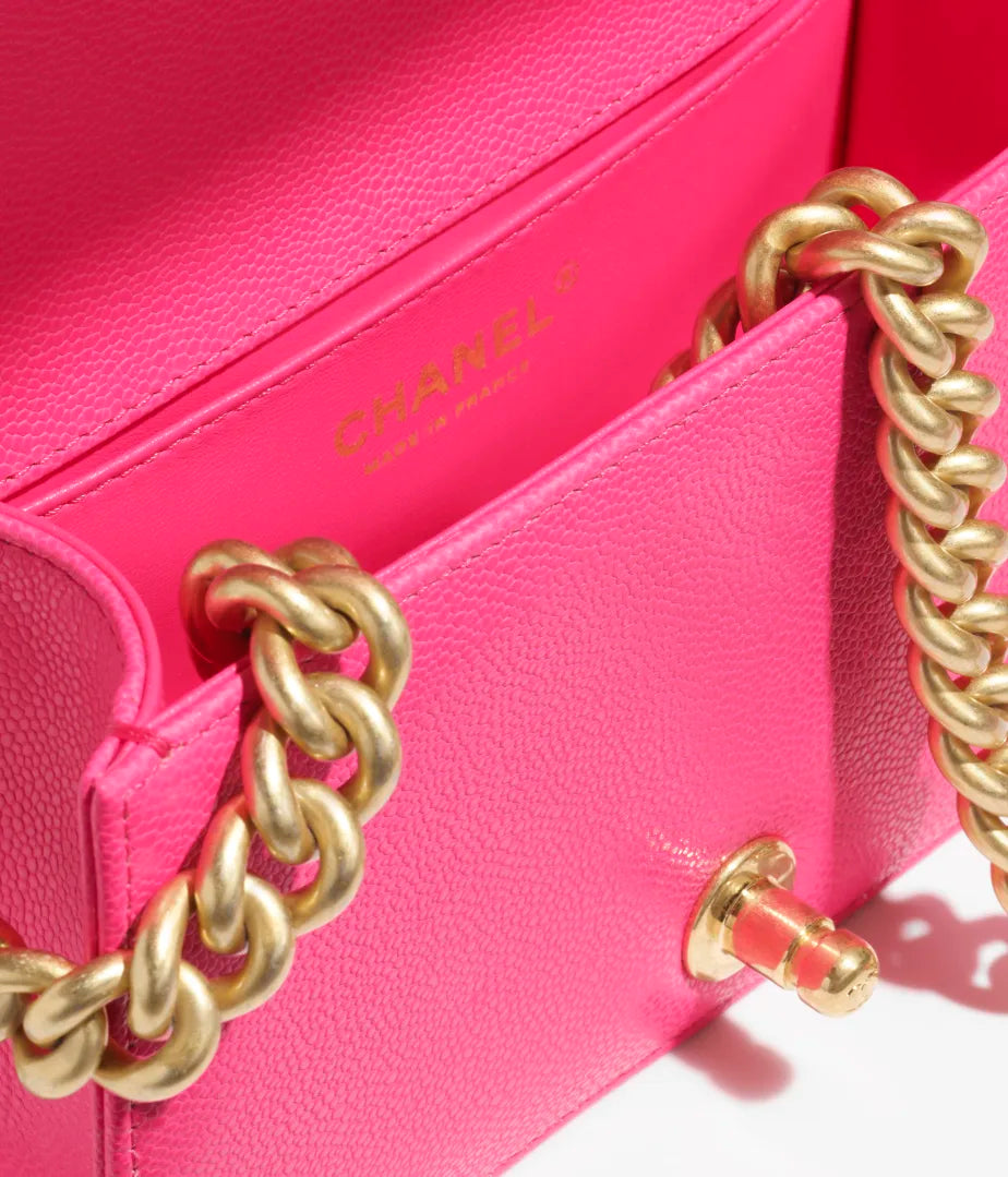 Small Boy Chanel Handbag Grained Shiny Calfskin And Gold Tone Metal Fuchsia