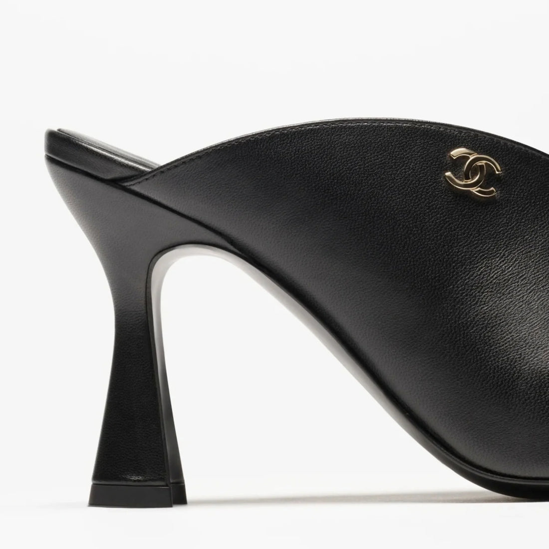 Mules in Leather