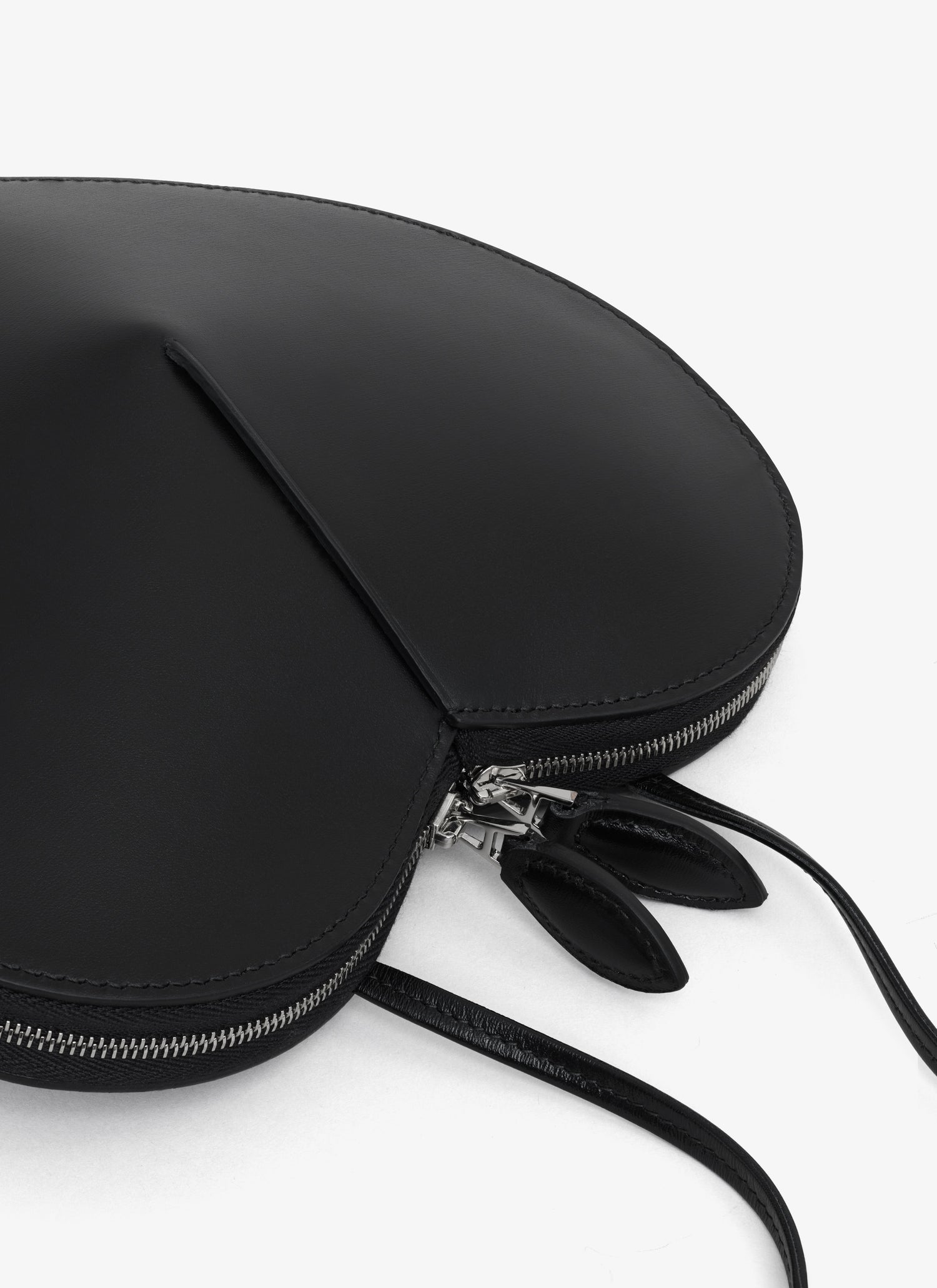 Le Cœur Bag In Calfskin