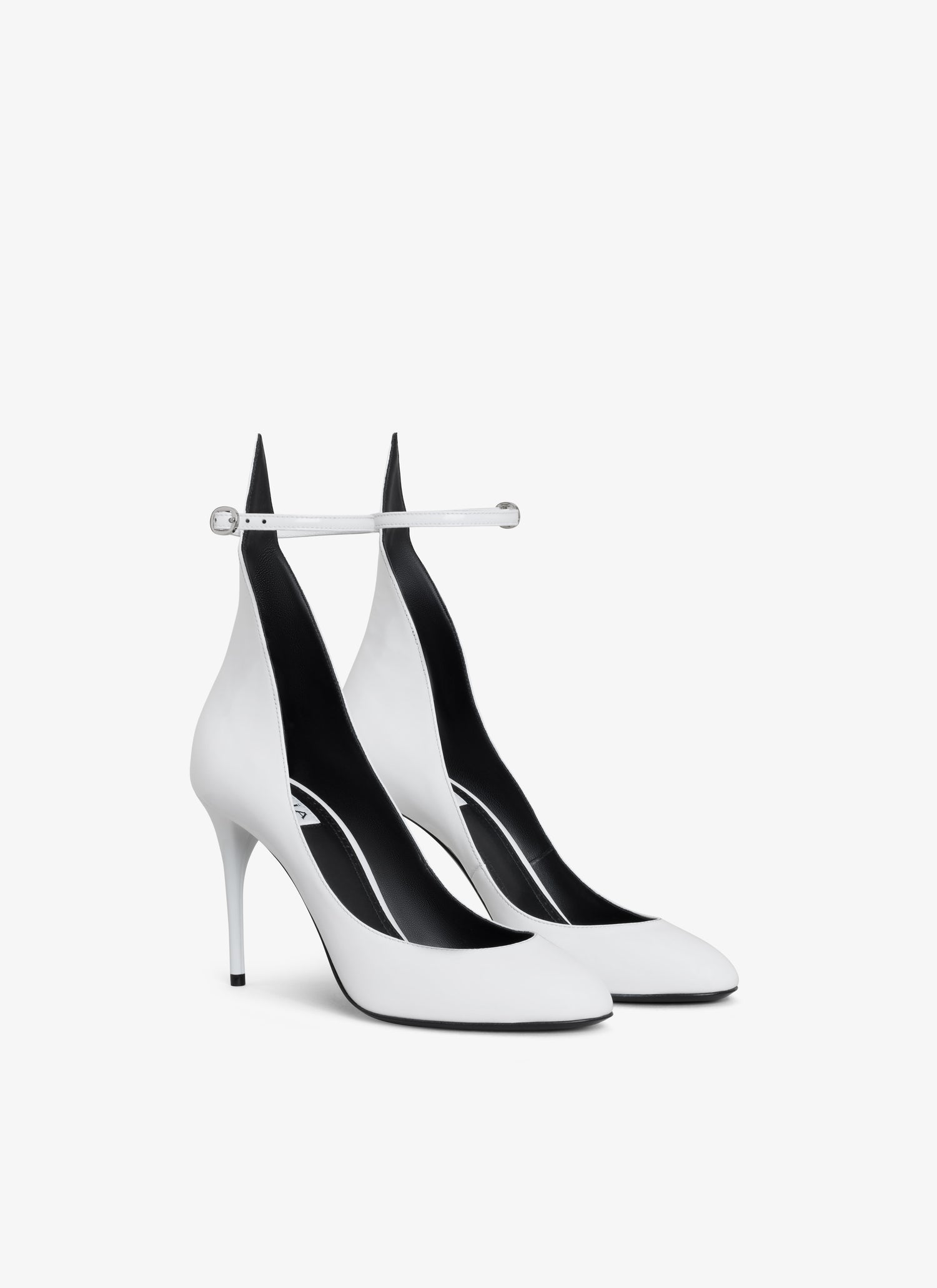 Decollete Pumps In Patent Leather