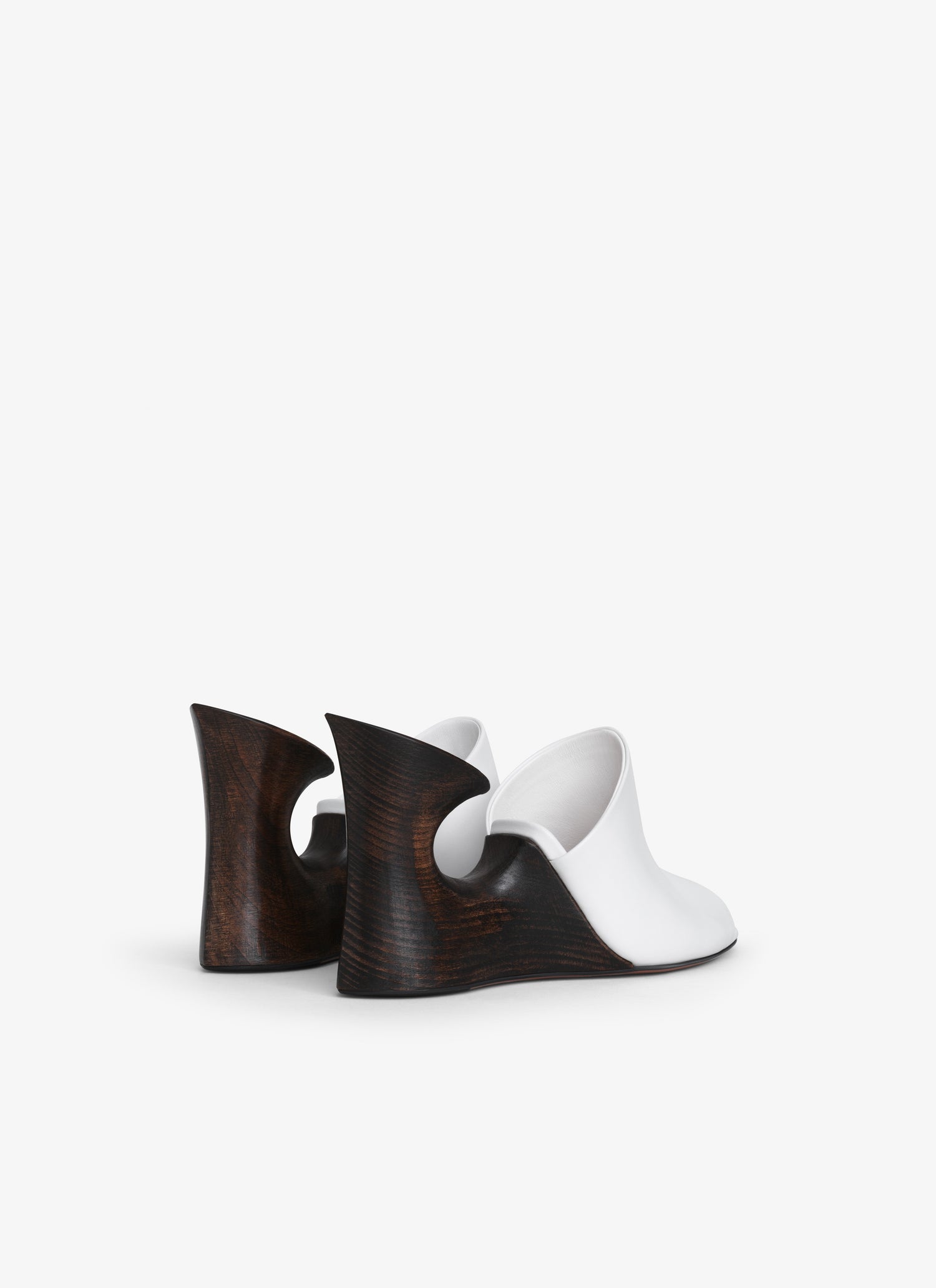 La Sculpture Mules In Calfskin And Wood