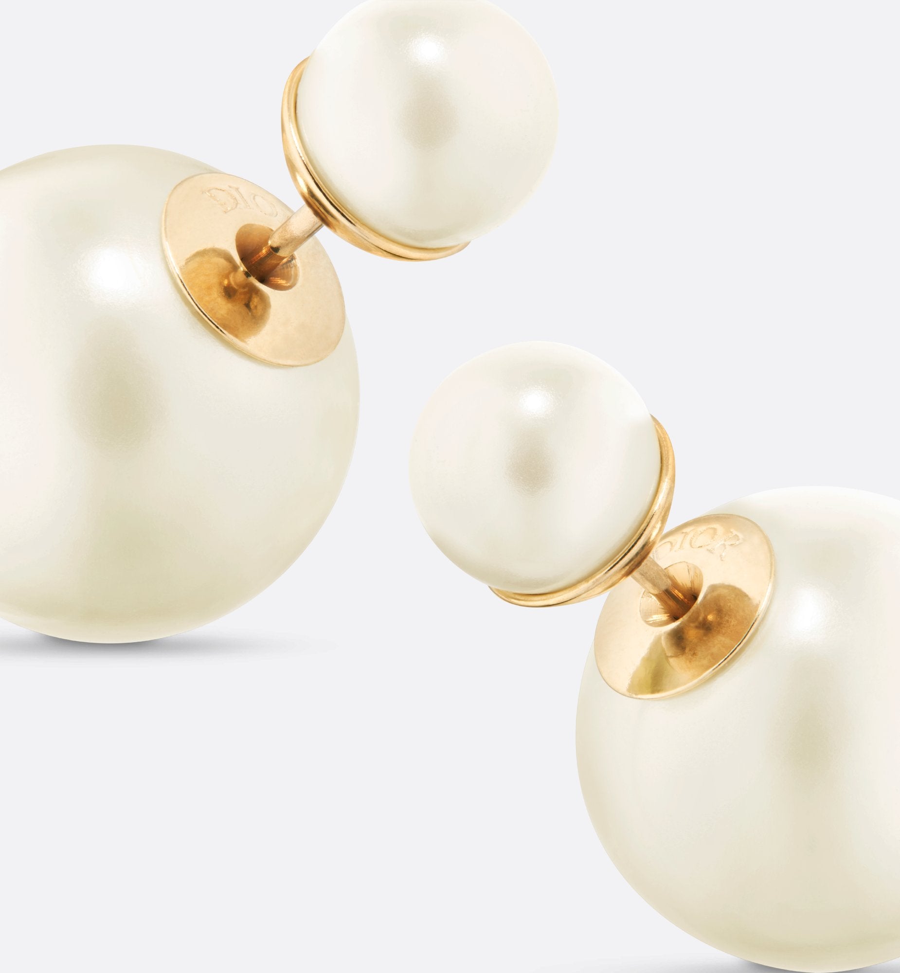 Tribales Earrings Gold Finish Metal And White Resin Pearls