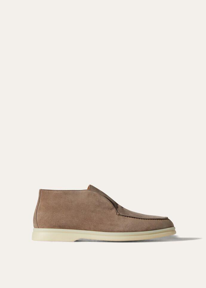 Open Walk Chukka Boots