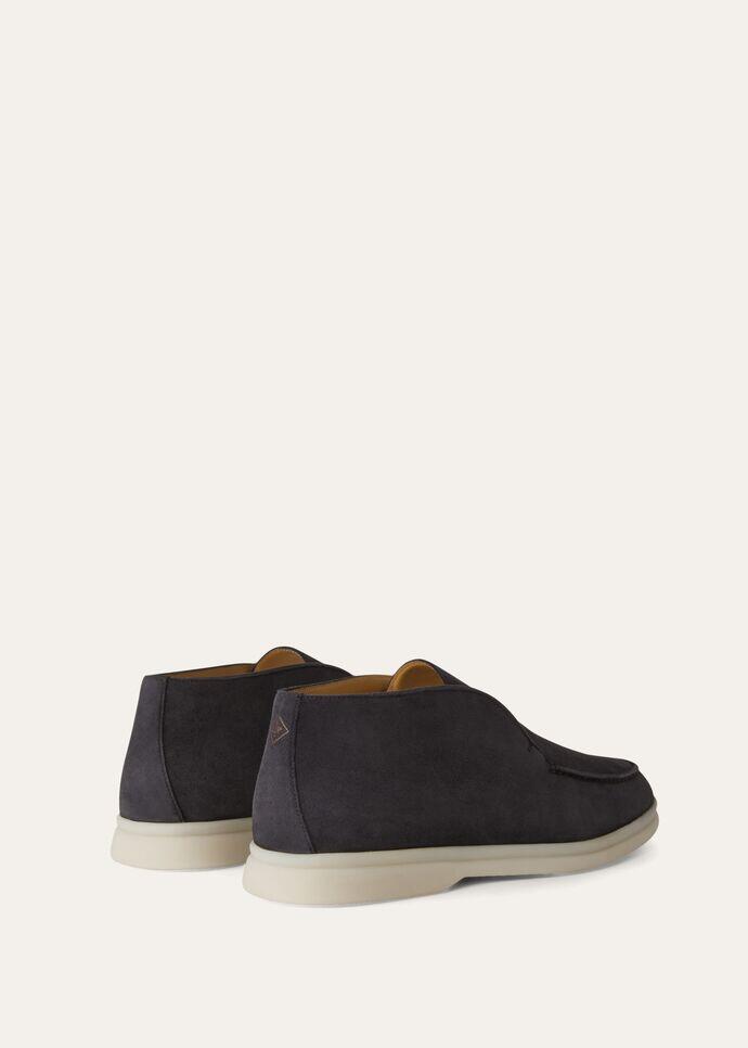 Open Walk Chukka Boots