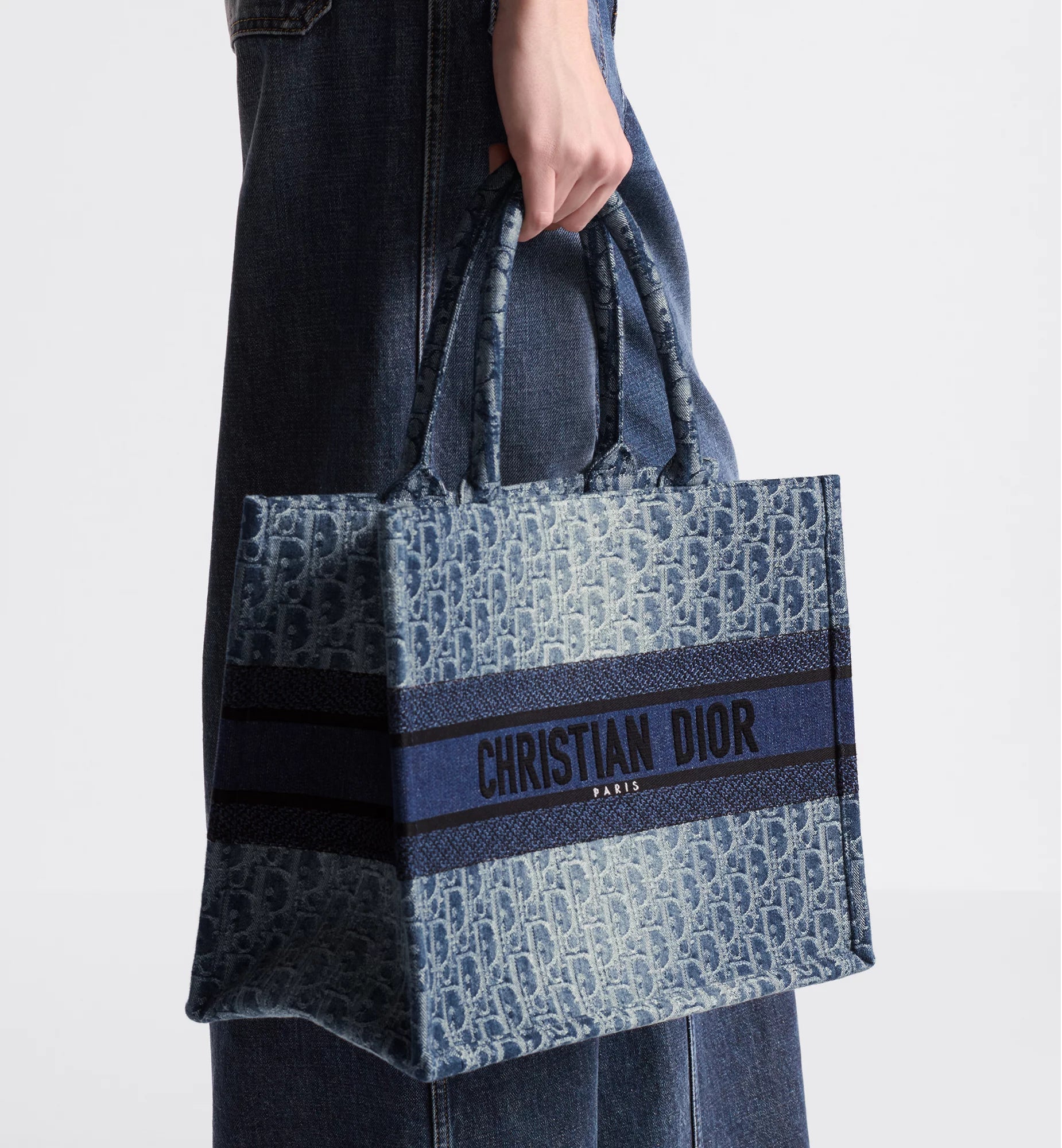 Medium Dior Book Tote Blue Denim Dior Oblique Jacquard