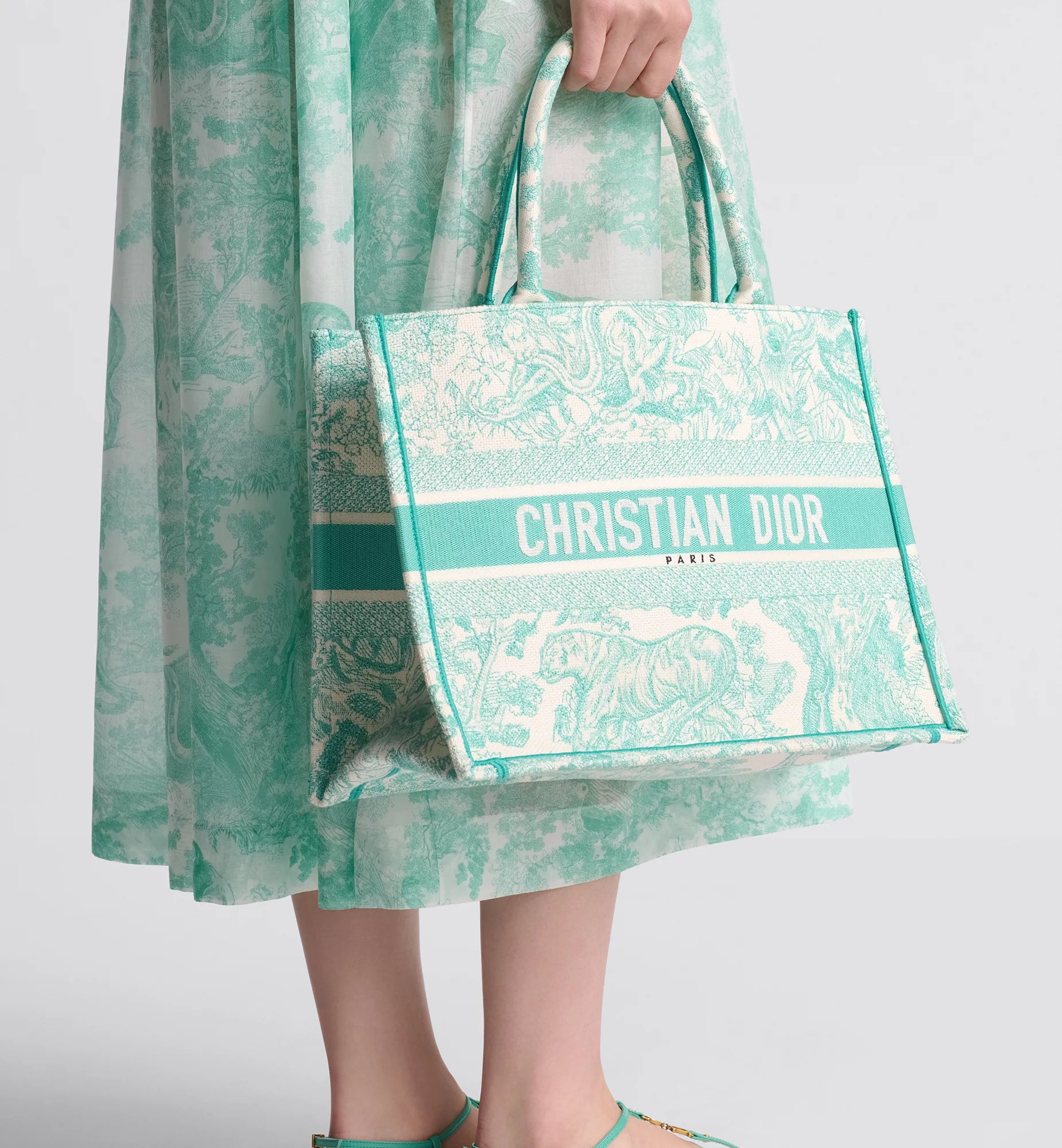 Medium Dioriviera Dior Book Tote Aquamarina Toile de Jouy Embroidery