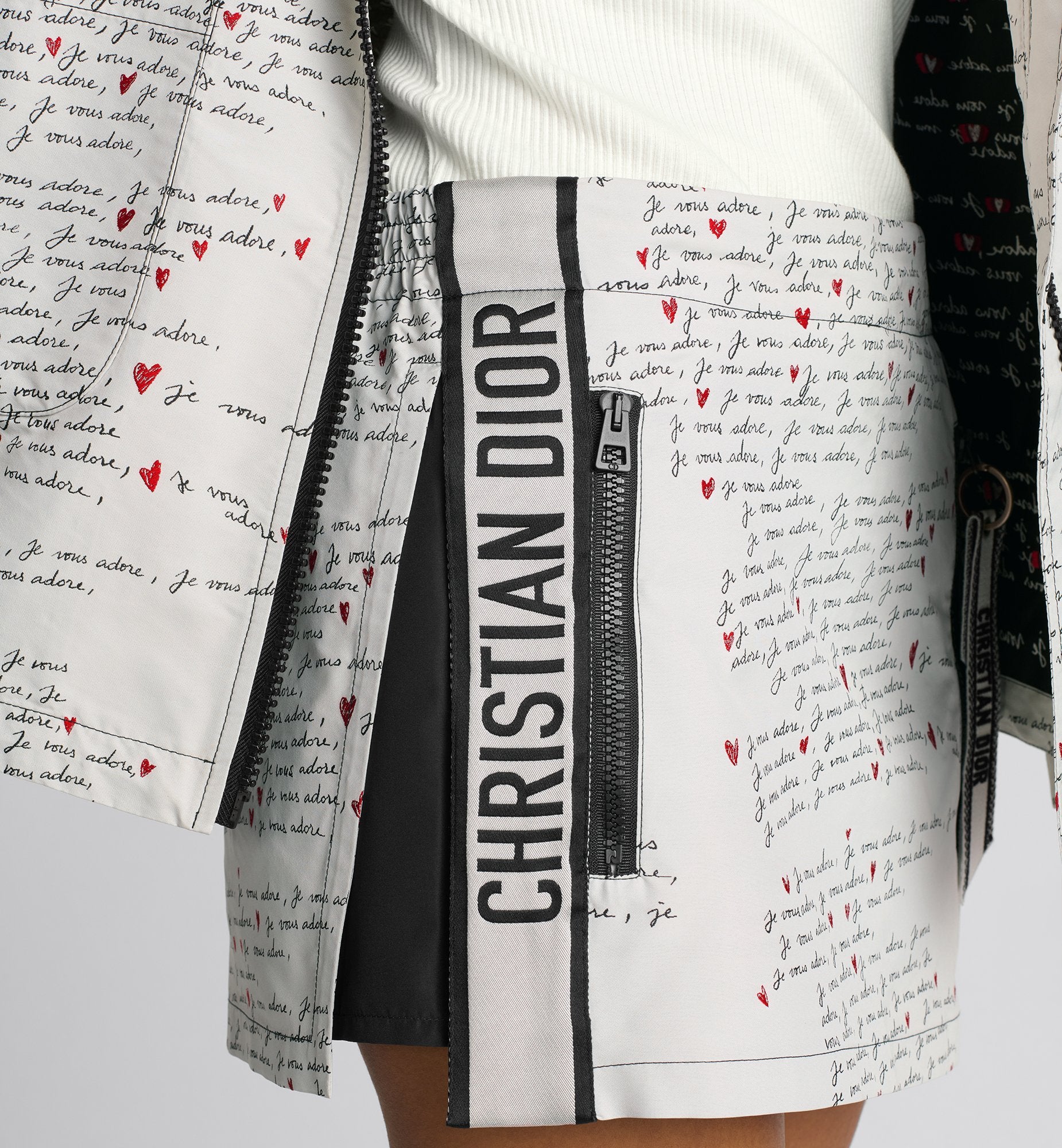 Dioramour Skort White Technical Taffeta Jacquard With Black And Red Je Vous Adore Motif