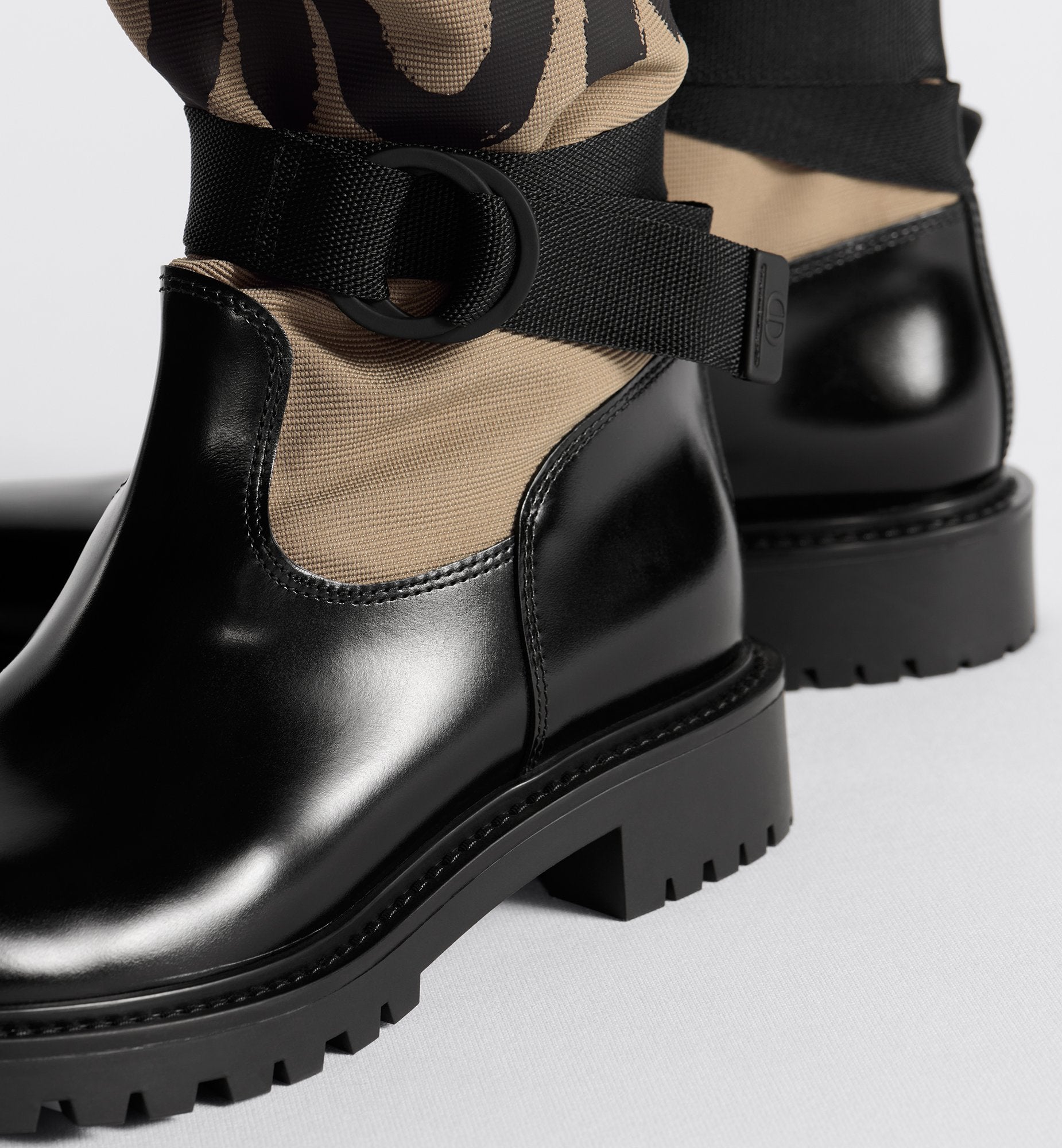 D Major Boot Warm Taupe Technical Canvas With Black Miss Dior Graffiti Print And Black Calfskin