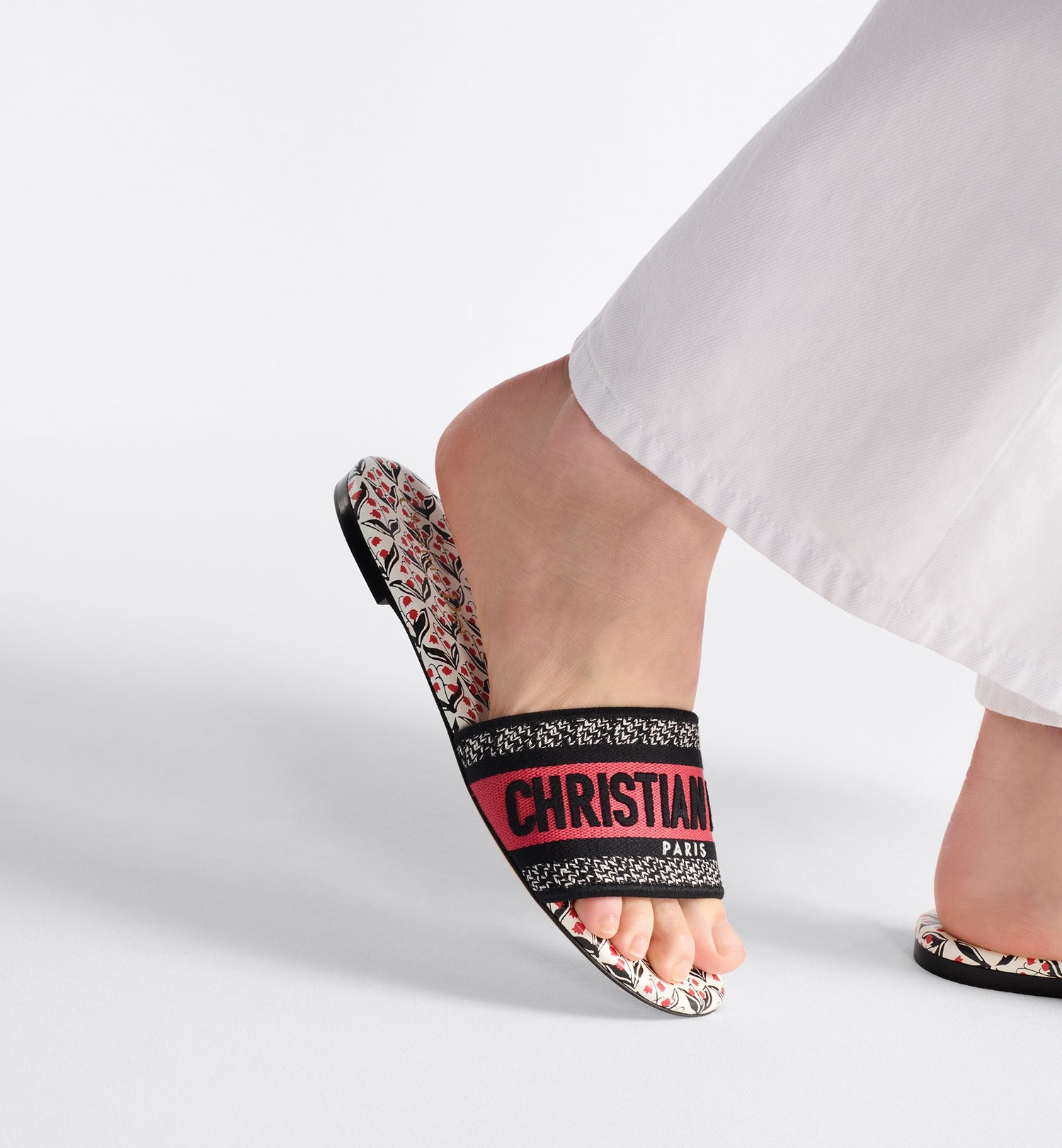 Dioramour Dway Slide Black And Red Embroidered Cotton With White, Black And Red Dior Lily Of The Valley Motif