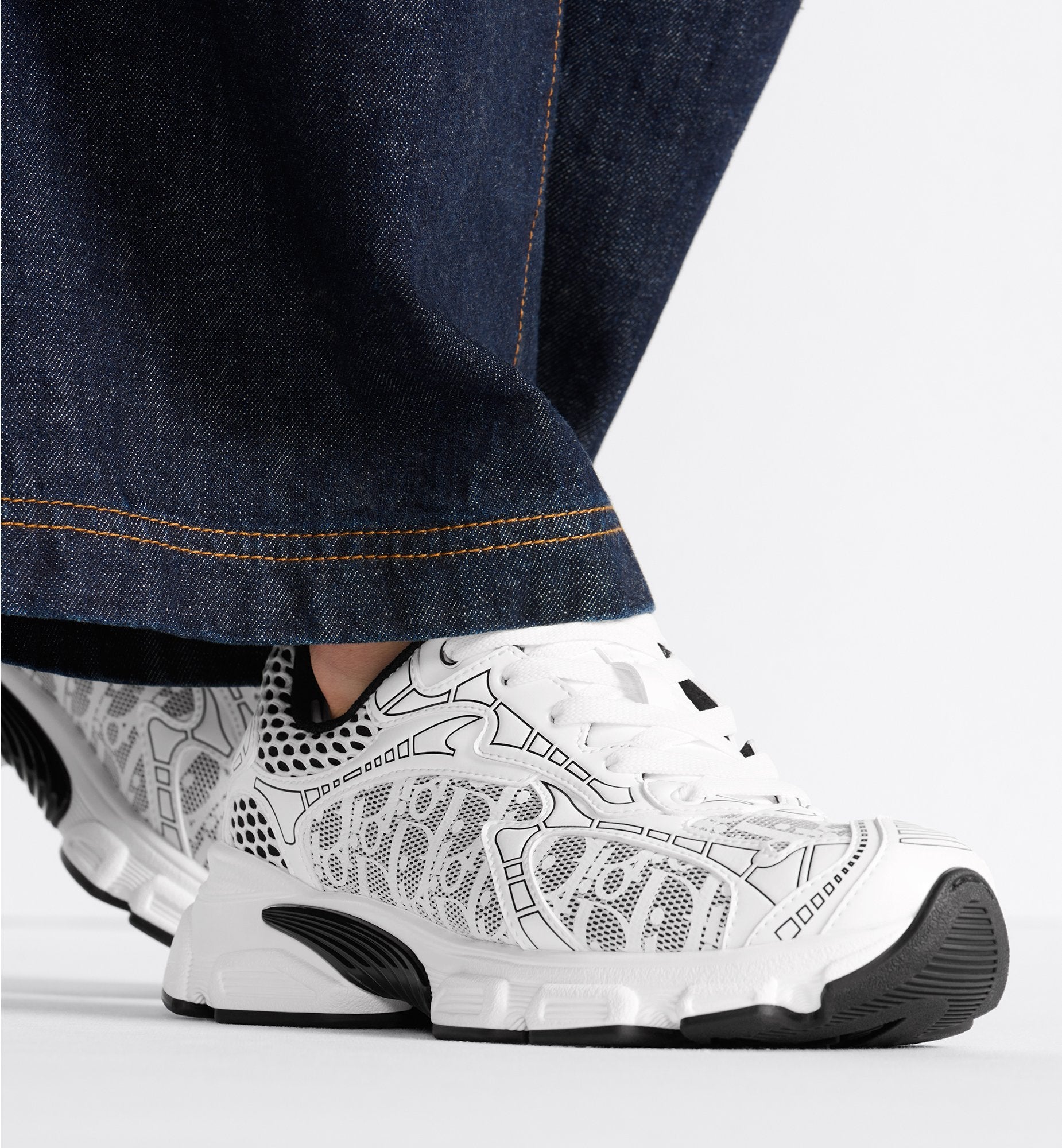 Dior Vibe Sneaker White Mesh Printed With Dior Oblique Motif And White And Black Leather-Effect Panels