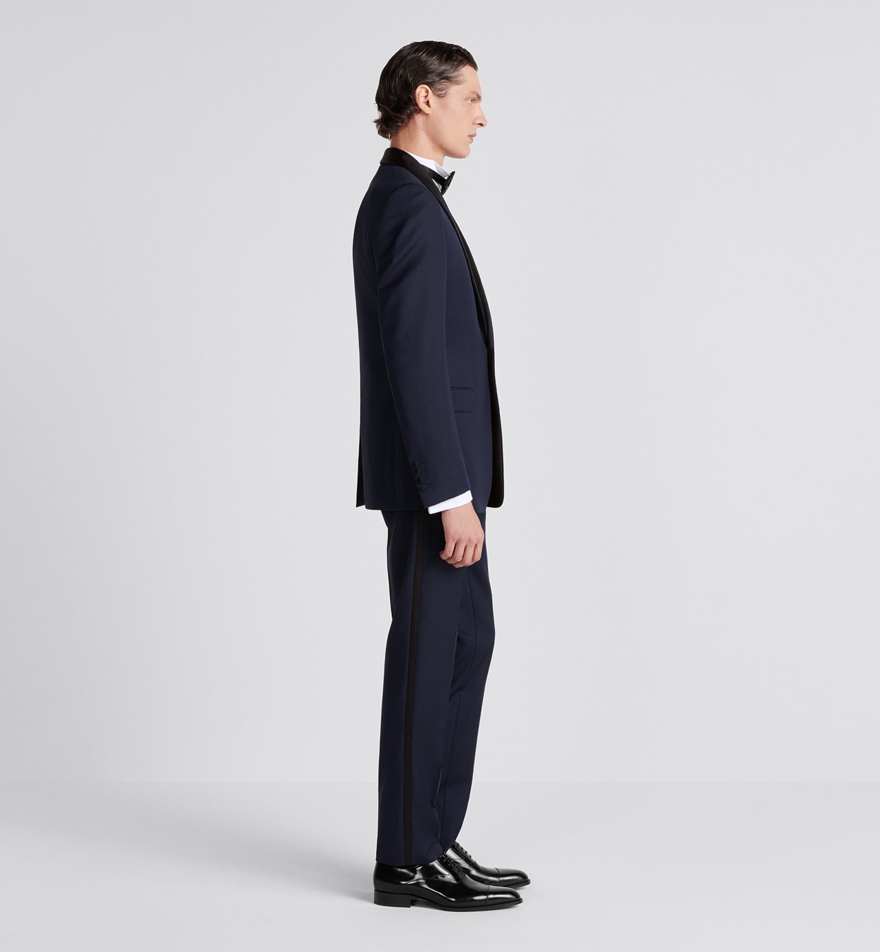 Classic Cut Tuxedo With Shawl Collar Navy Blue Sandblasted Virgin Wool