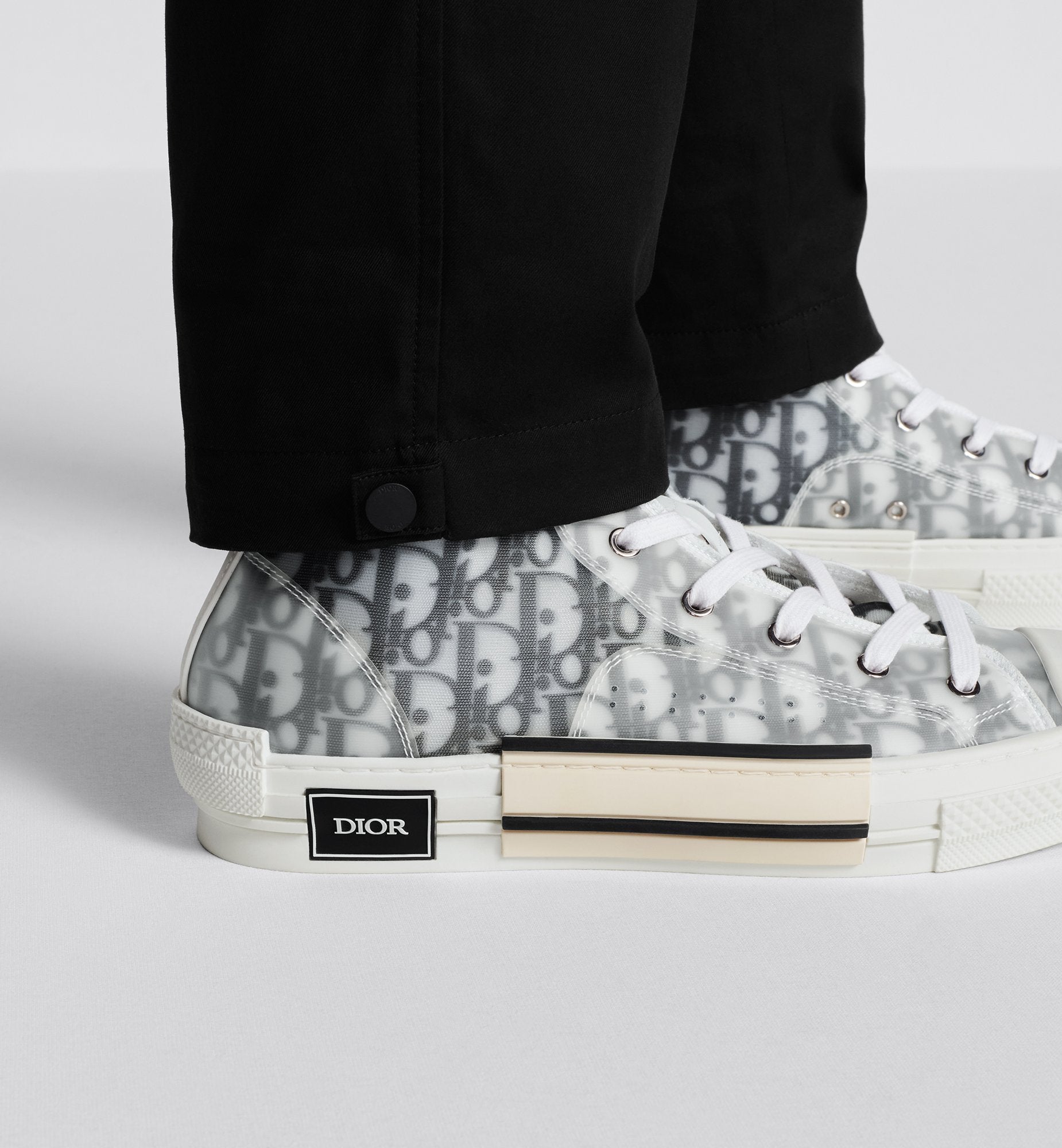 B23 High-Top Sneaker White And Black Dior Oblique Canvas