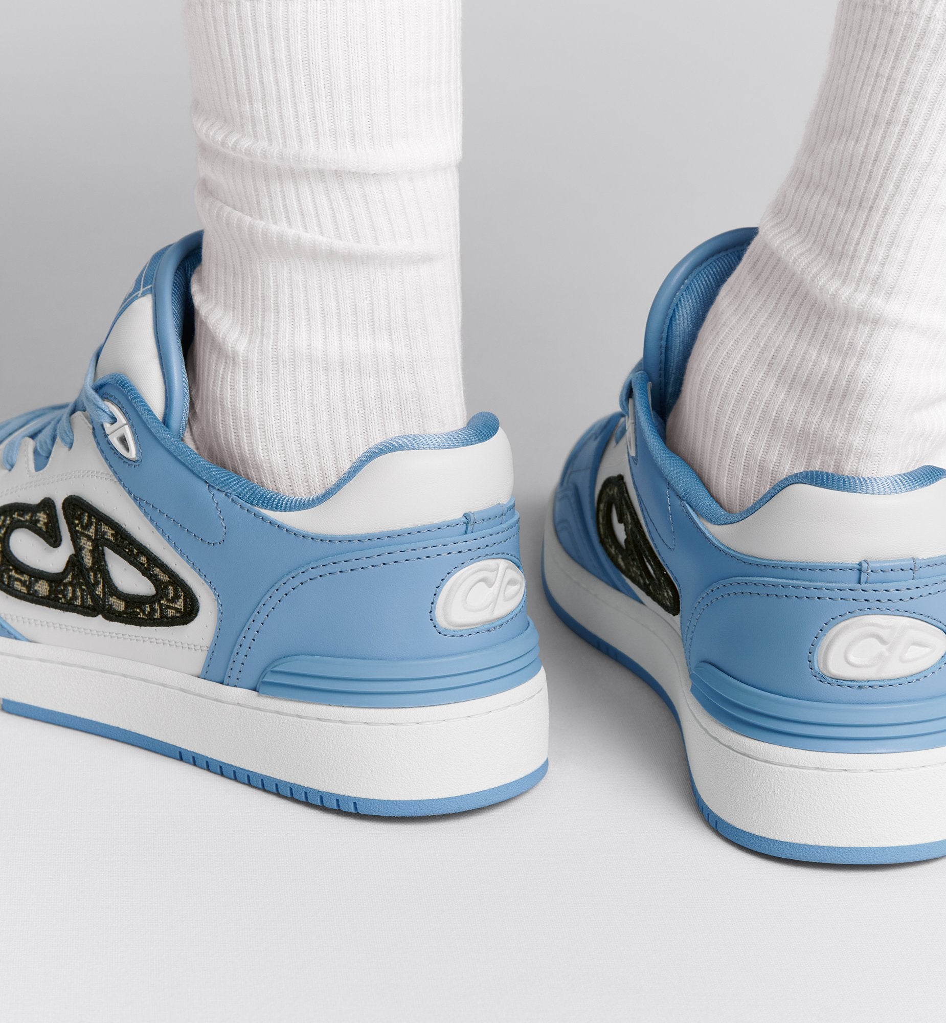 B57 Low-Top Sneaker Light Blue And White Smooth Calfskin With Beige And Black Dior Oblique Jacquard