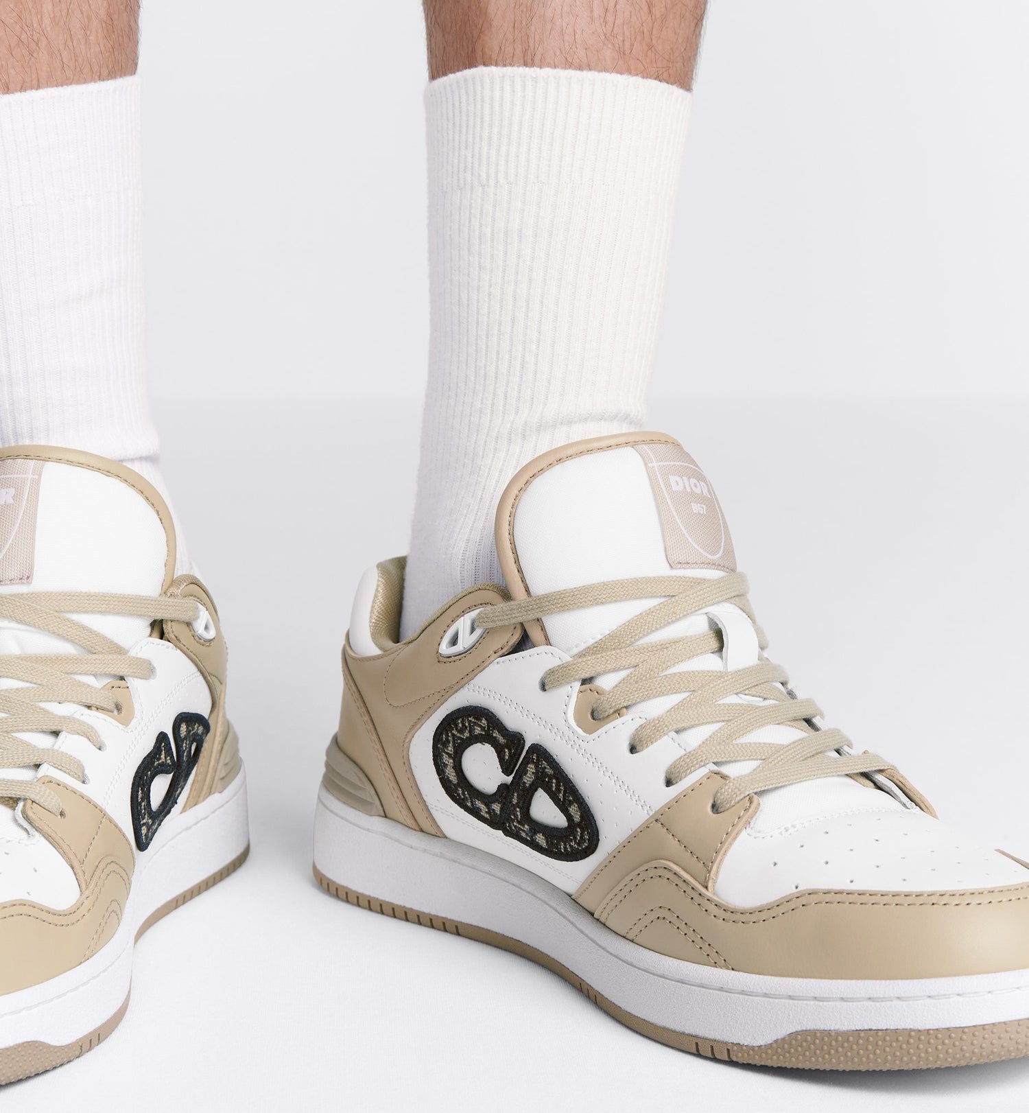 B57 Low-Top Sneaker Beige And White Smooth Calfskin With Beige And Black Dior Oblique Jacquard