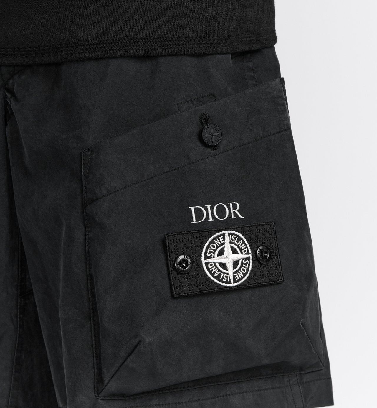 شورت برمودا من Dior And Stone Island مصنوع من مزيج القطن والساتان باللون الأسود