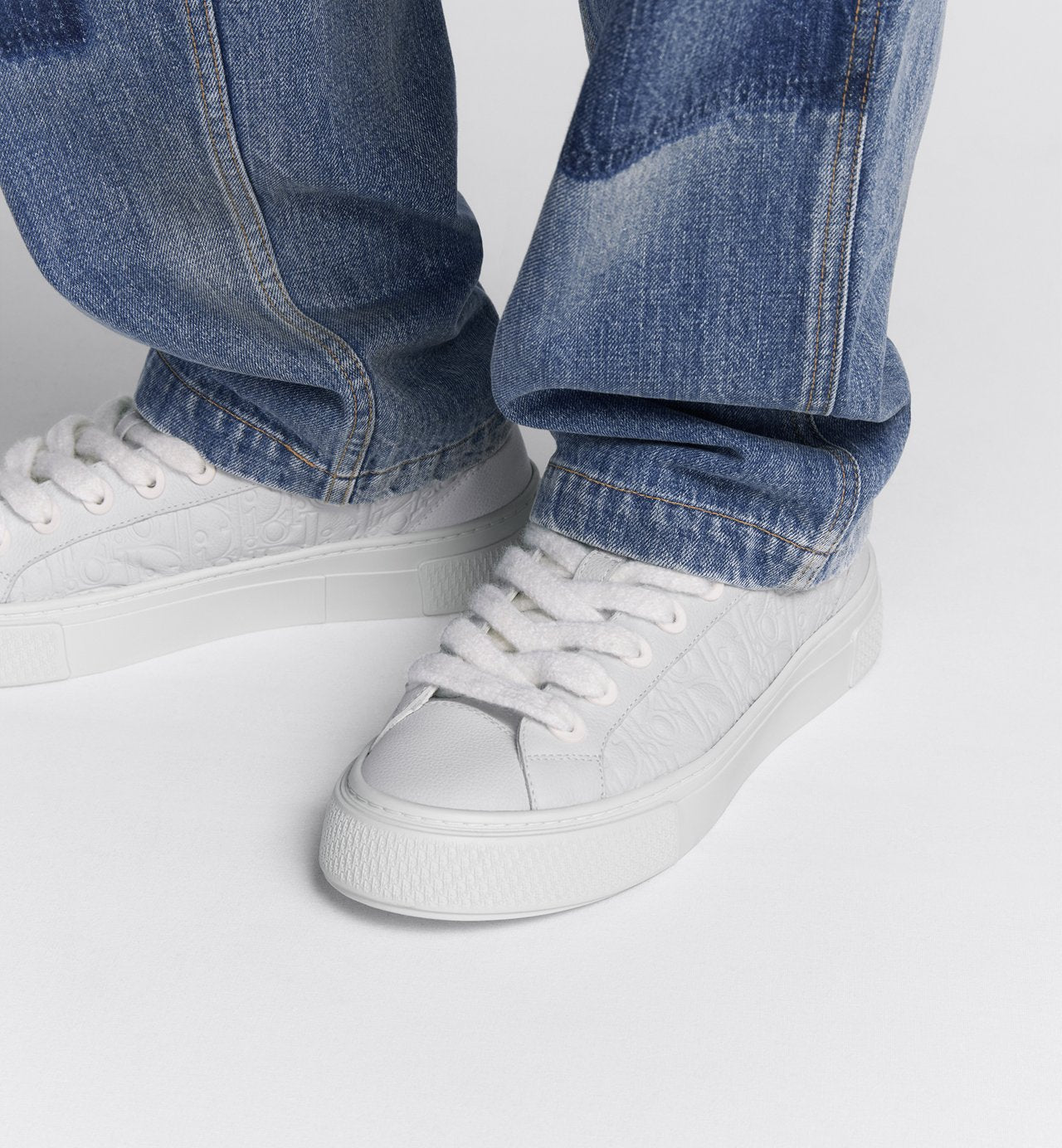 B33 Sneaker White Grained Calfskin And White Dior Gravity Leather