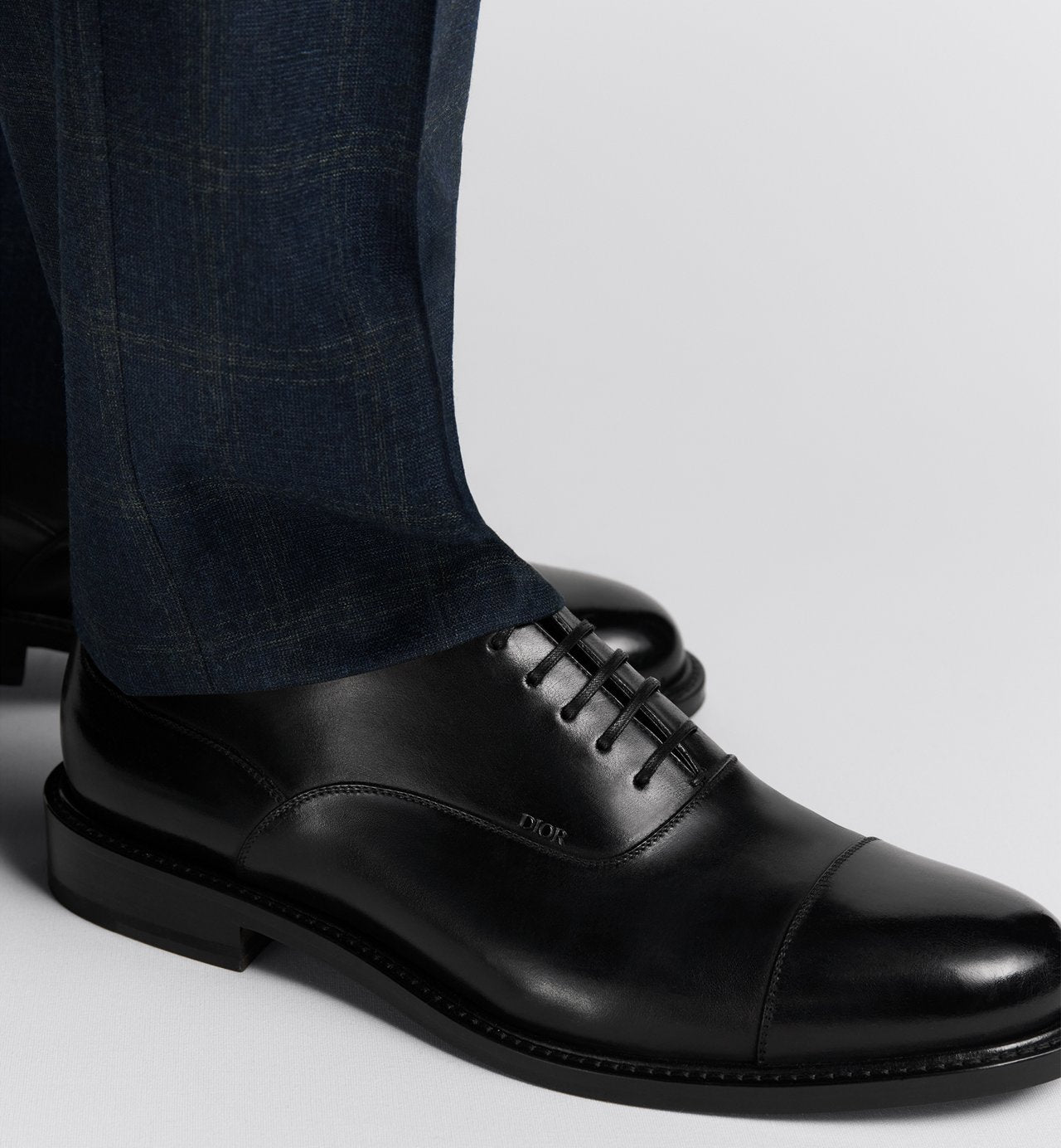 Embassy Oxford Shoe Black Calfskin With Patina Finish