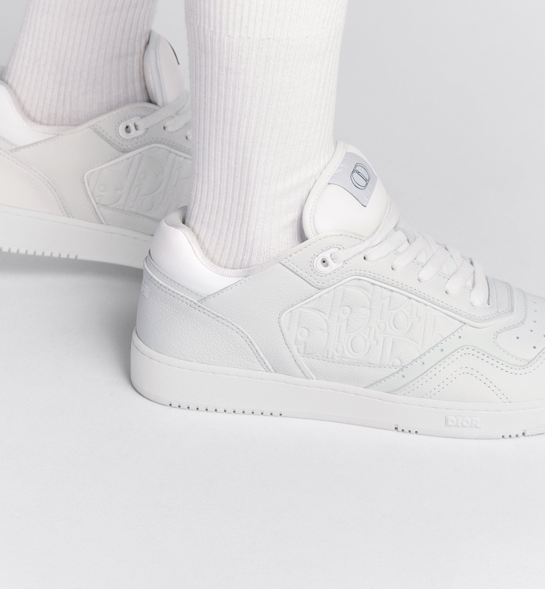 B27 Low-Top Sneaker White Grained Calfskin And White Dior Gravity Leather