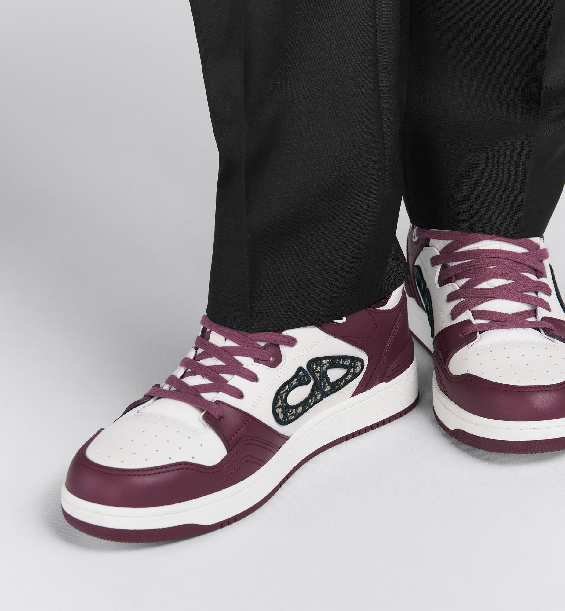 B57 Low-Top Sneaker Burgundy And White Smooth Calfskin With Beige And Black Dior Oblique Jacquard