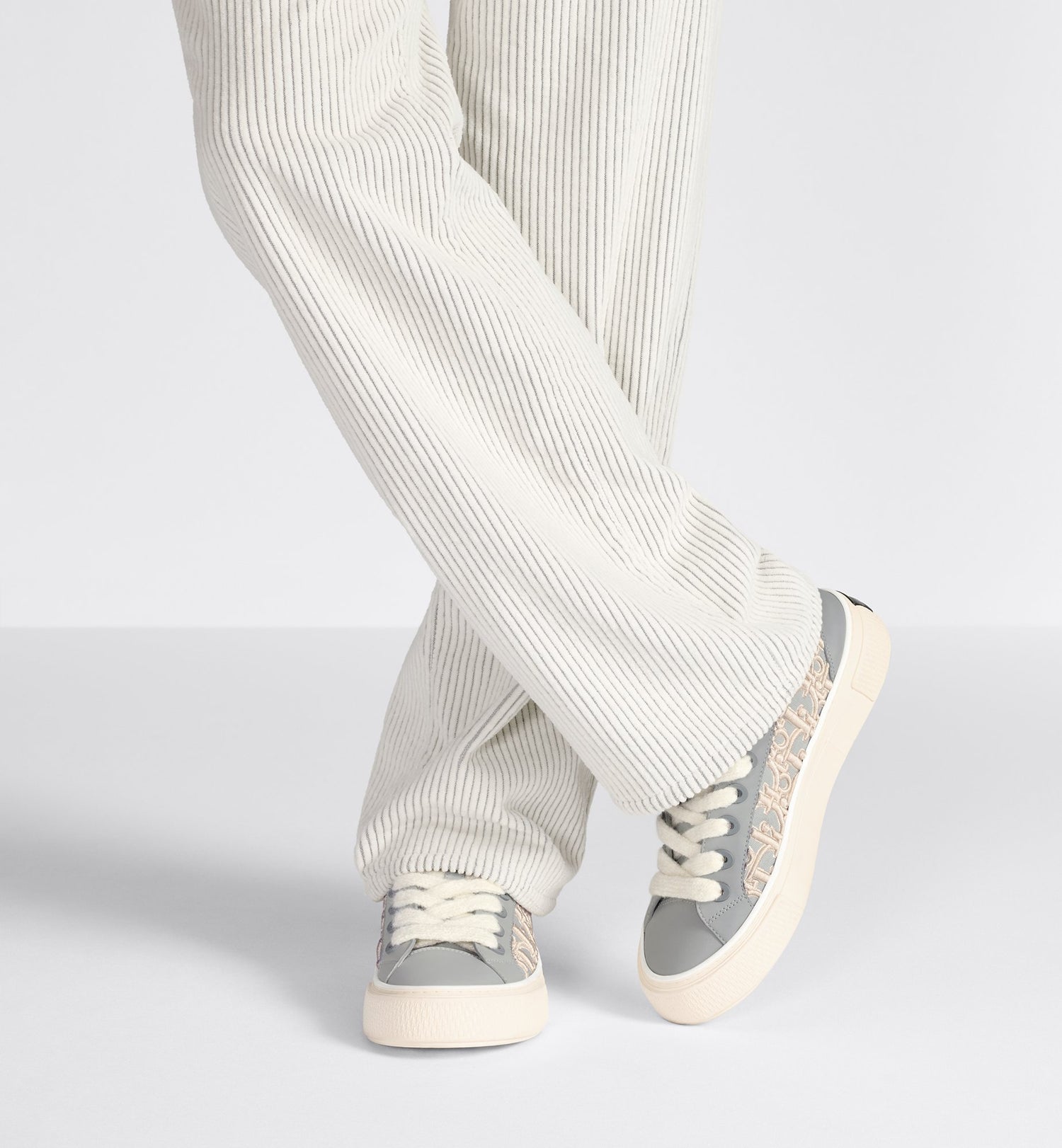 B33 Sneaker - Limited And Numbered Edition Gray Smooth Calfskin With Cream Dior Oblique Raised Embroidery