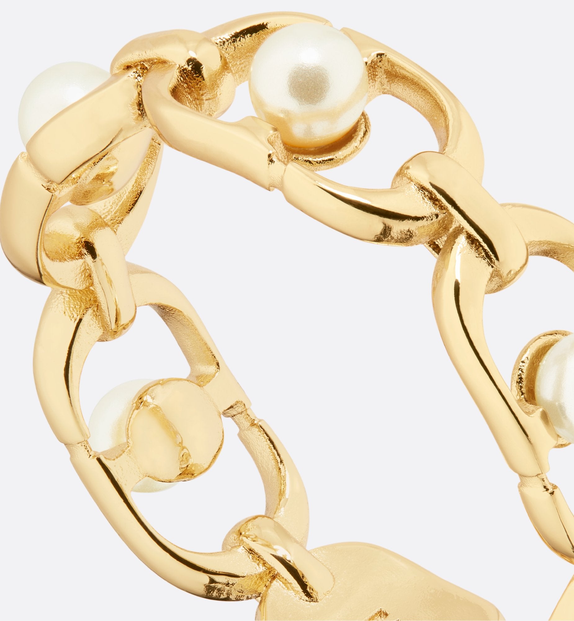 30 Montaigne Jolie Ring Gold Finish Metal And White Resin Pearls