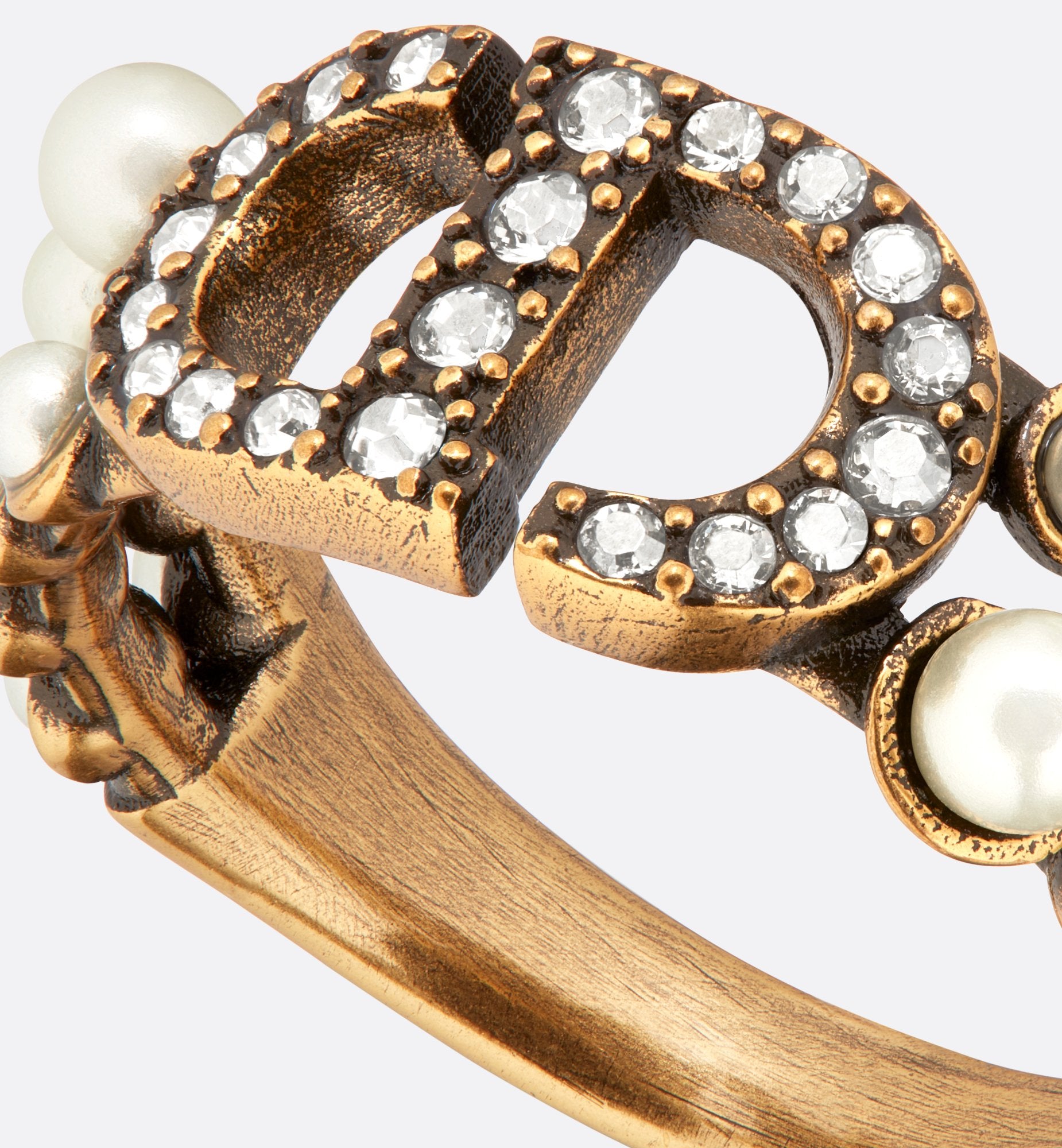 30 Montaigne Ring Antique Gold Finish Metal With White Resin Pearls And Silver-Tone Crystals