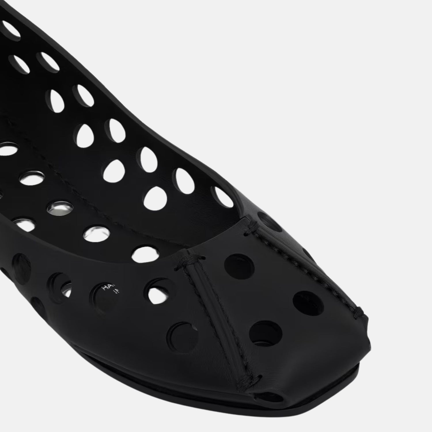 Alaia Perfo Ballet Flats In Perforated Leather, Black, Close