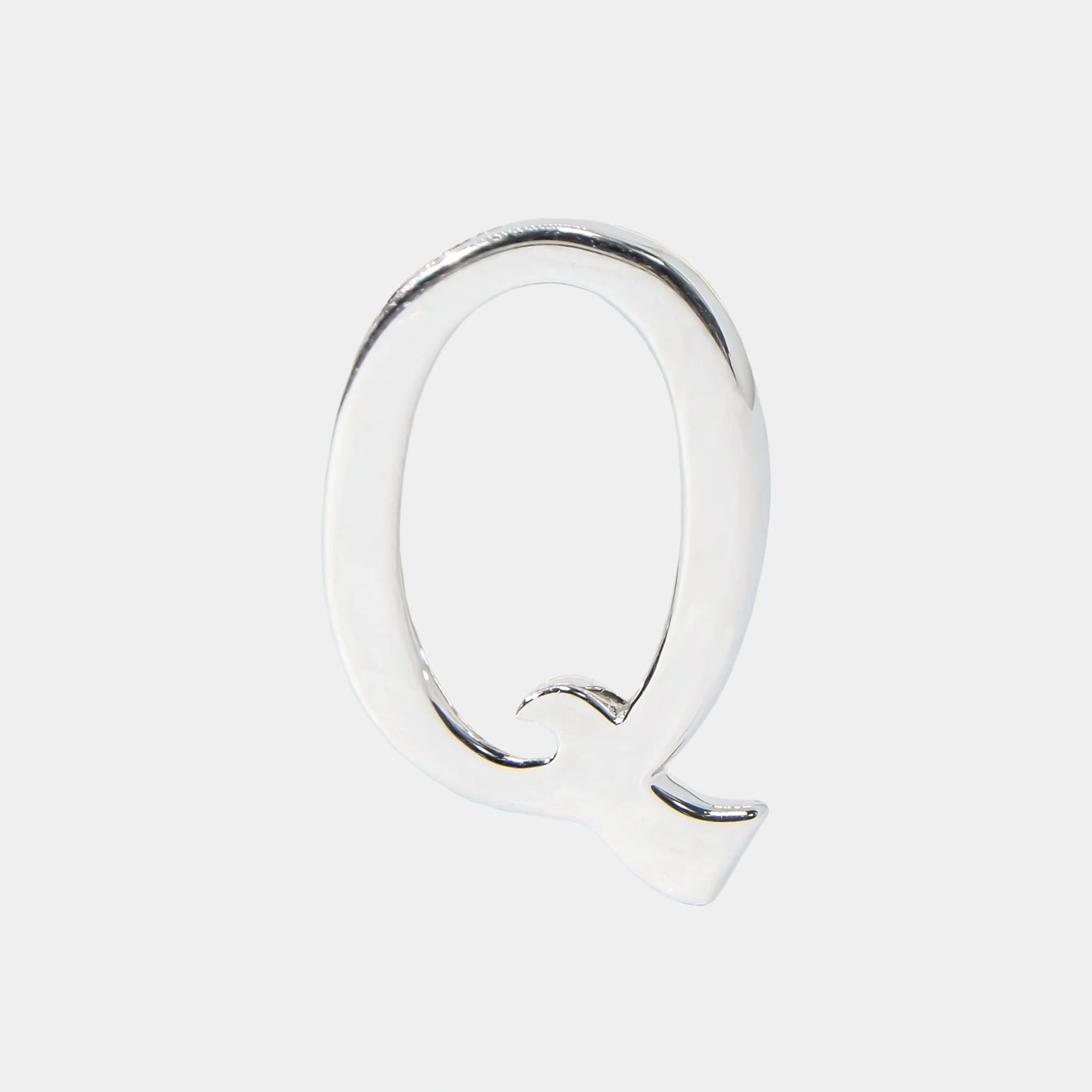 Ashna Mehta Alphabet Bag Bijoux Plain 18K White Gold, Letter Q