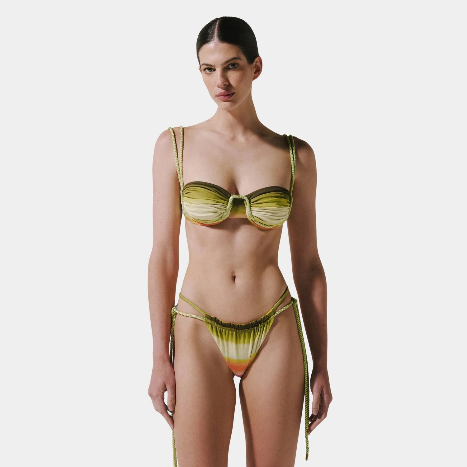 Baobab Lula Bikini Top, Valel Sagrado, Model