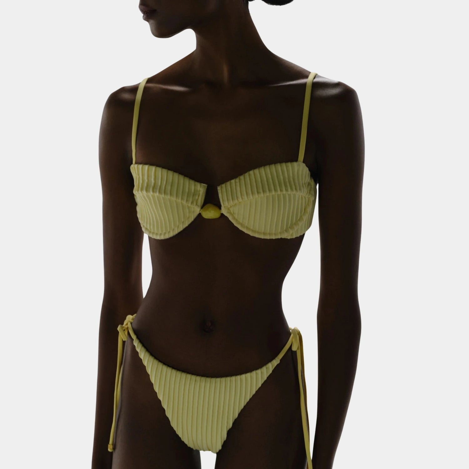 Roma Bikini Top Sol De Cusco, Font model