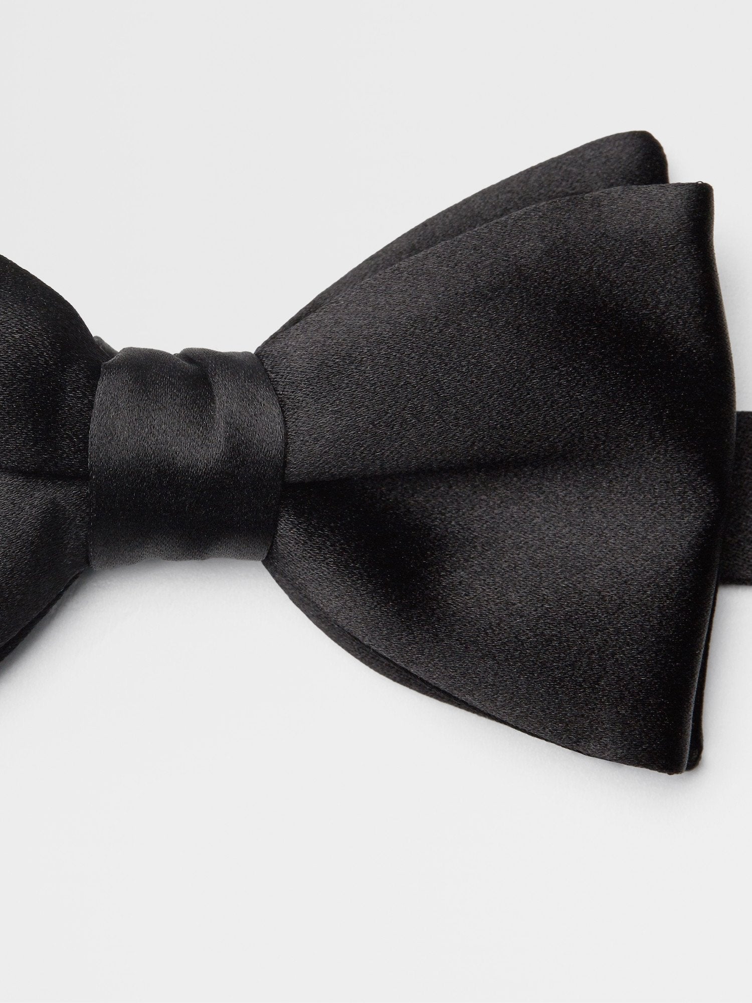 SILK BOWTIE