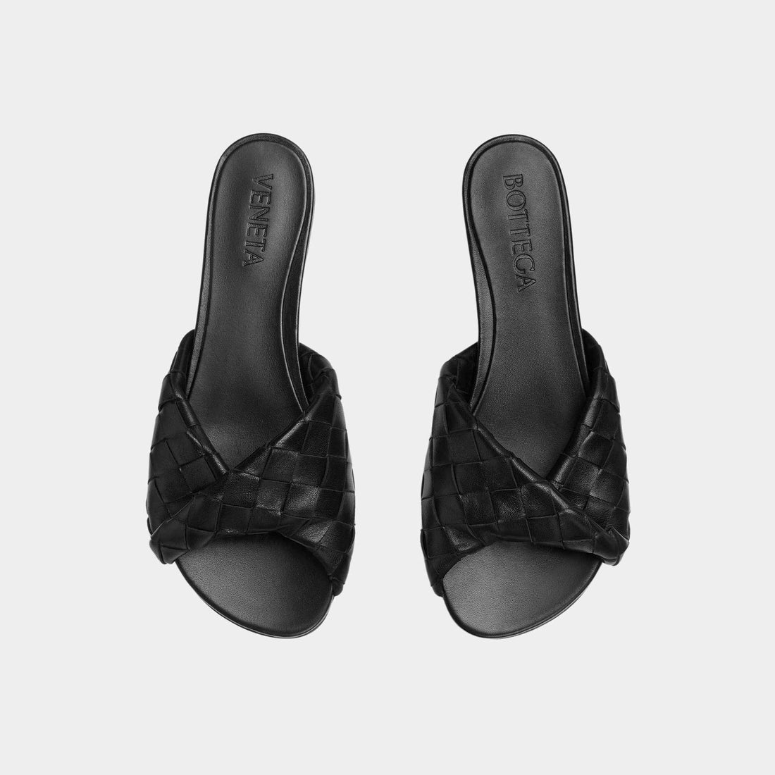 Bottega Veneta حذاء بلينك ميوُل مسطح بتفصيل مطوي من جلد Intrecciato، أسود، من الأعلى
