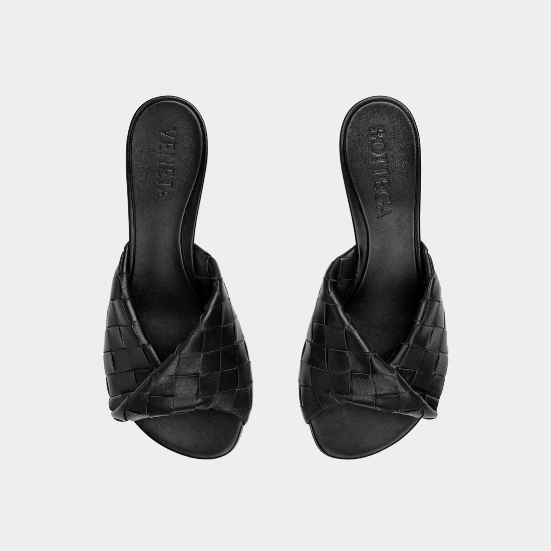 Bottega Veneta حذاء بلينك ميوِل بتفصيلة مطوية من جلد Intrecciato، أسود، من الأعلى