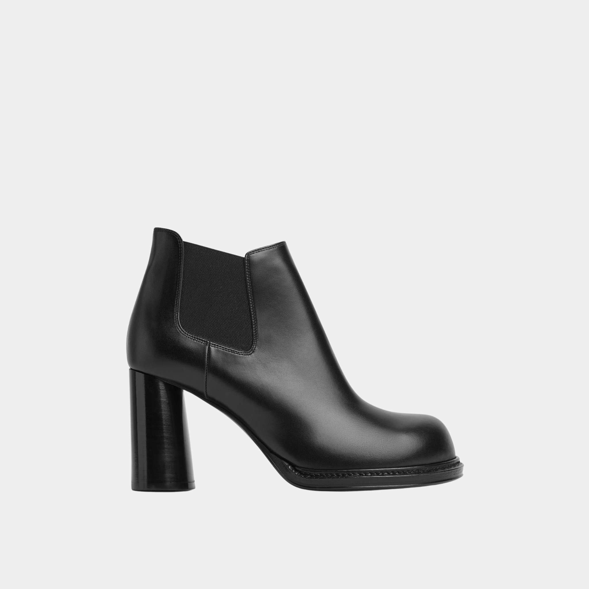 Bottega Veneta Cliff Chelsea Ankle Boot Calfskin Voluminous Toe Shape, Black, Side