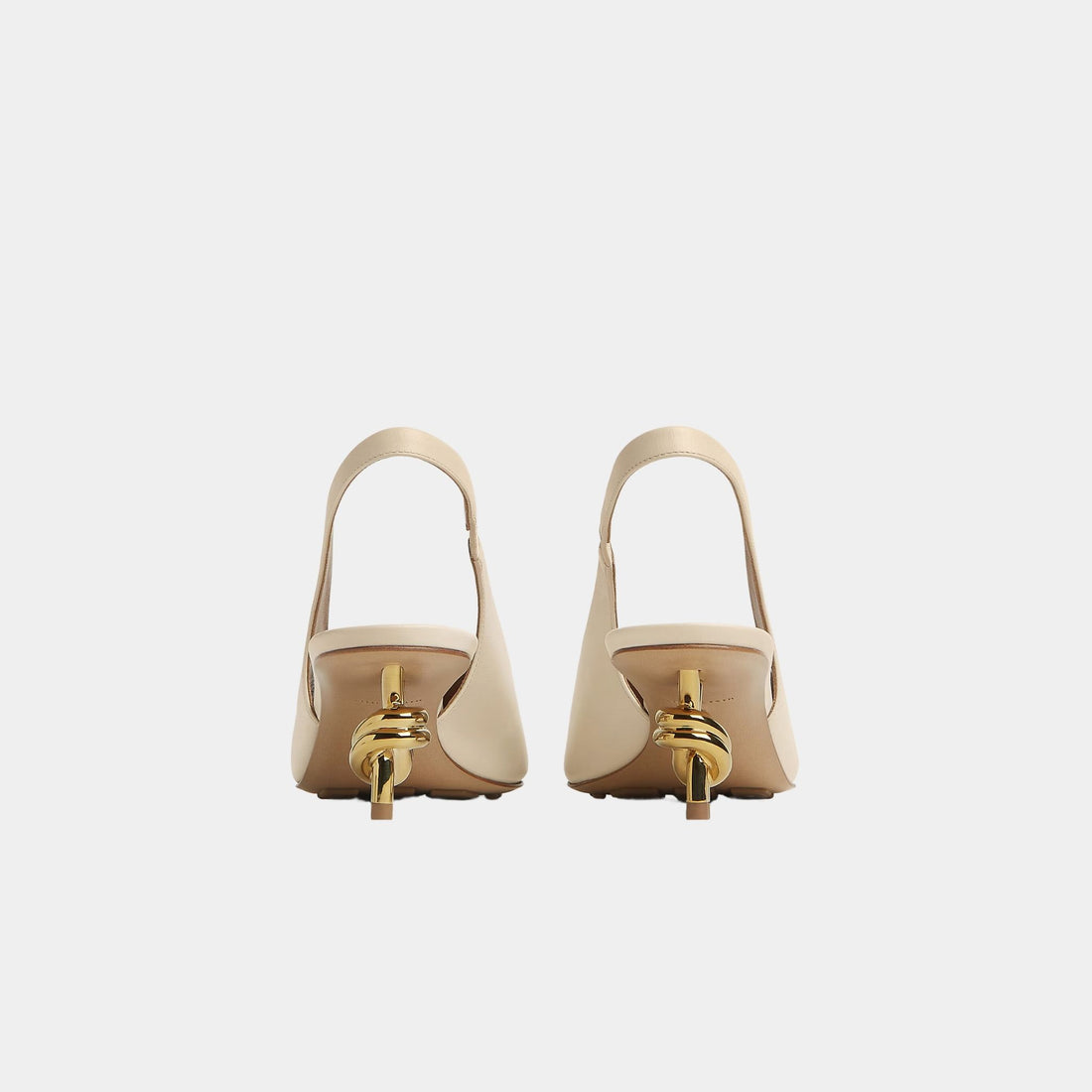 حذاء Bottega Veneta Knot جلدي بكعب متوسط وحزام خلفي، ملح البحر، من الخلف