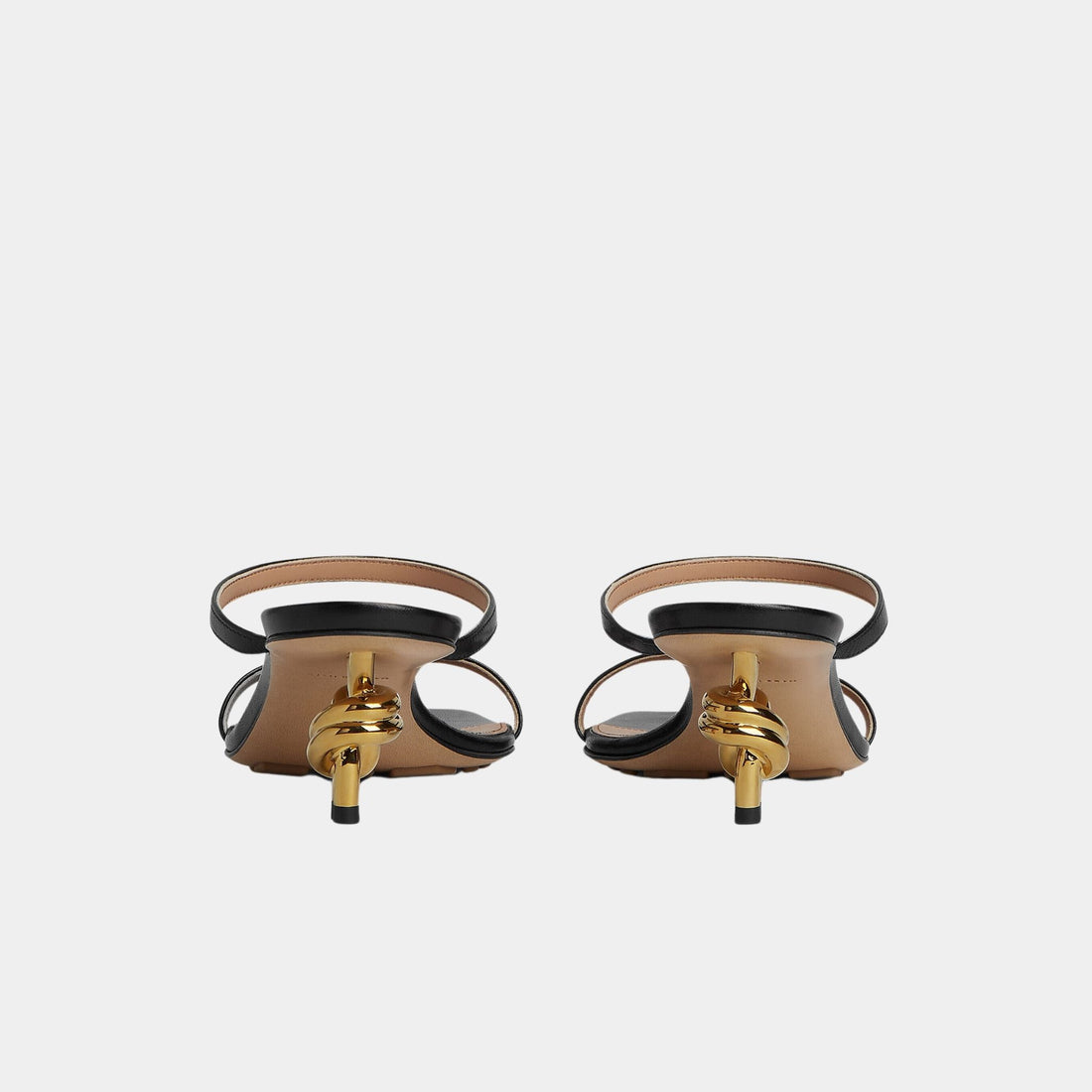 حذاء Mule بكعب متوسط بحزام Knot من Bottega Veneta، أسود، من الخلف