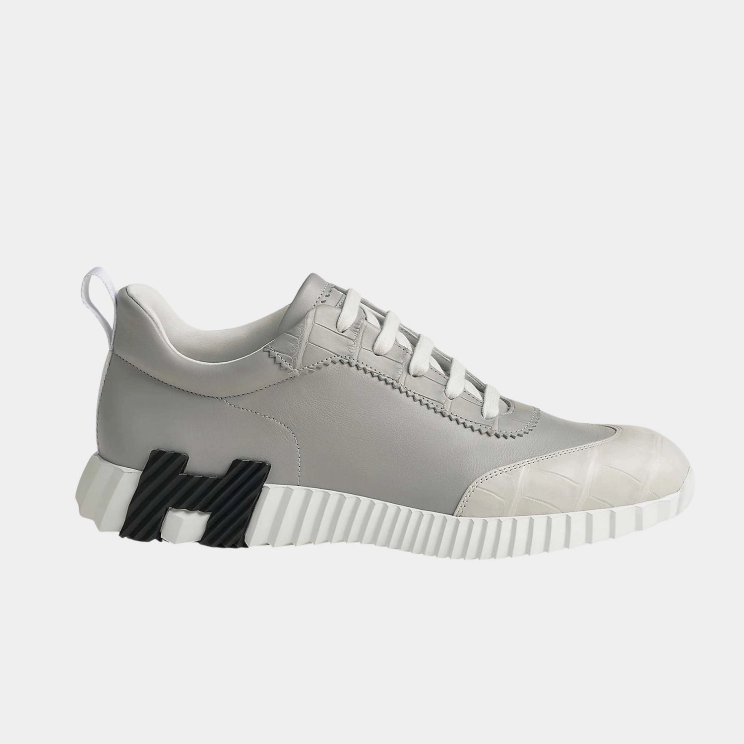 Bouncing Sneaker Calfskin Matte Niloticus Crocodile, Side