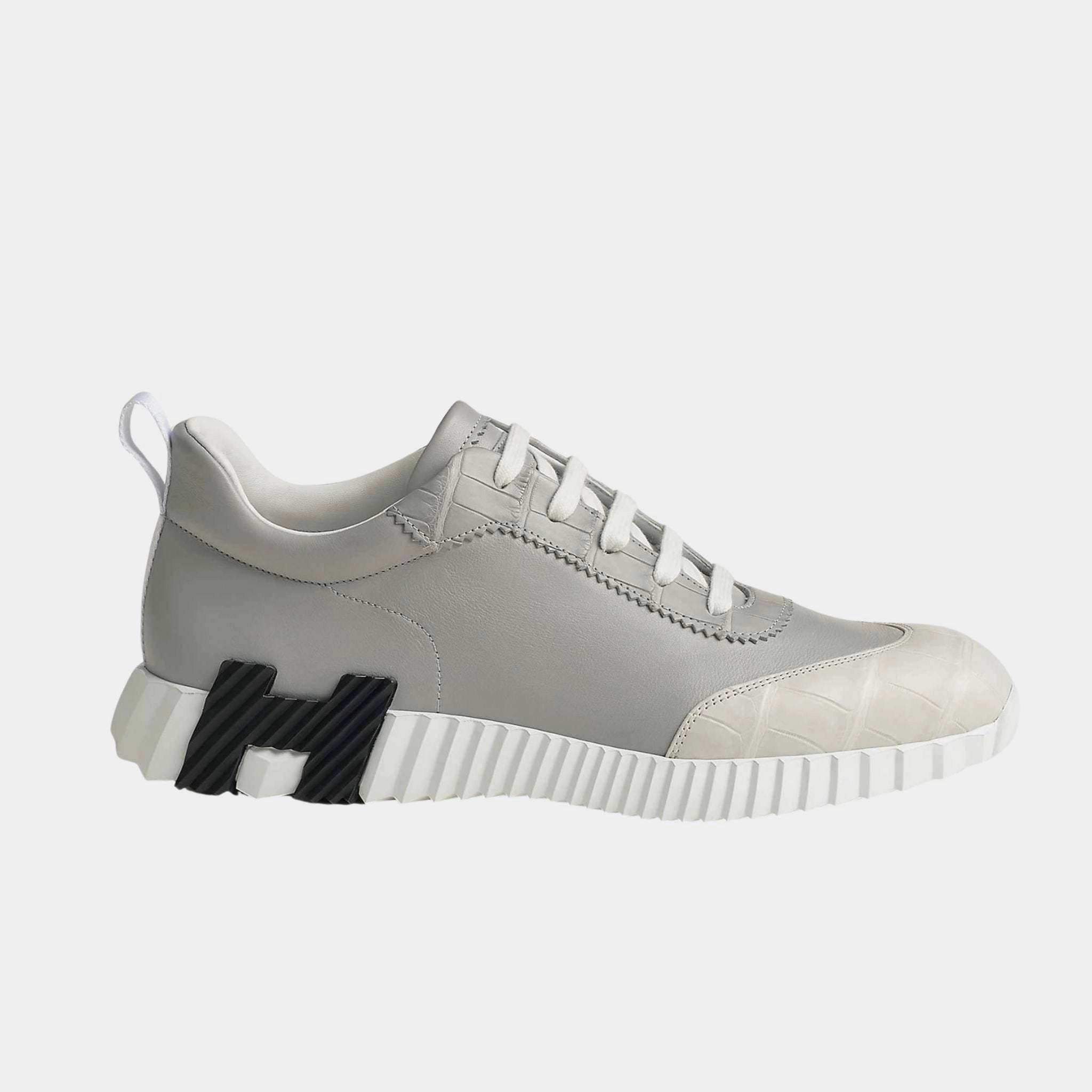 Bouncing Sneaker Calfskin Matte Niloticus Crocodile, Side
