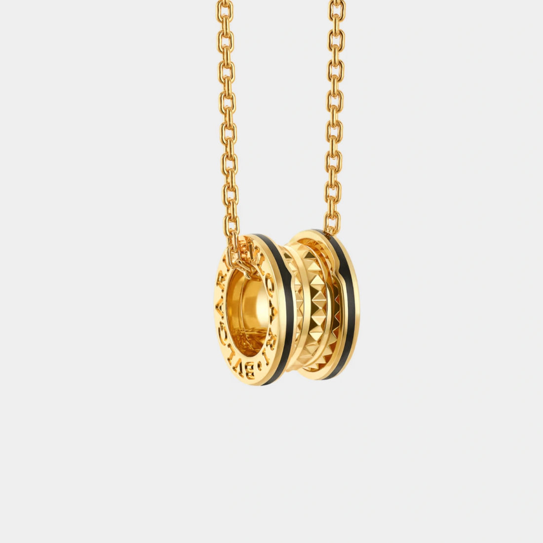 Bvlgari B.zero1 Yellow Gold Necklace studded pendant/black ceramic, Closeup