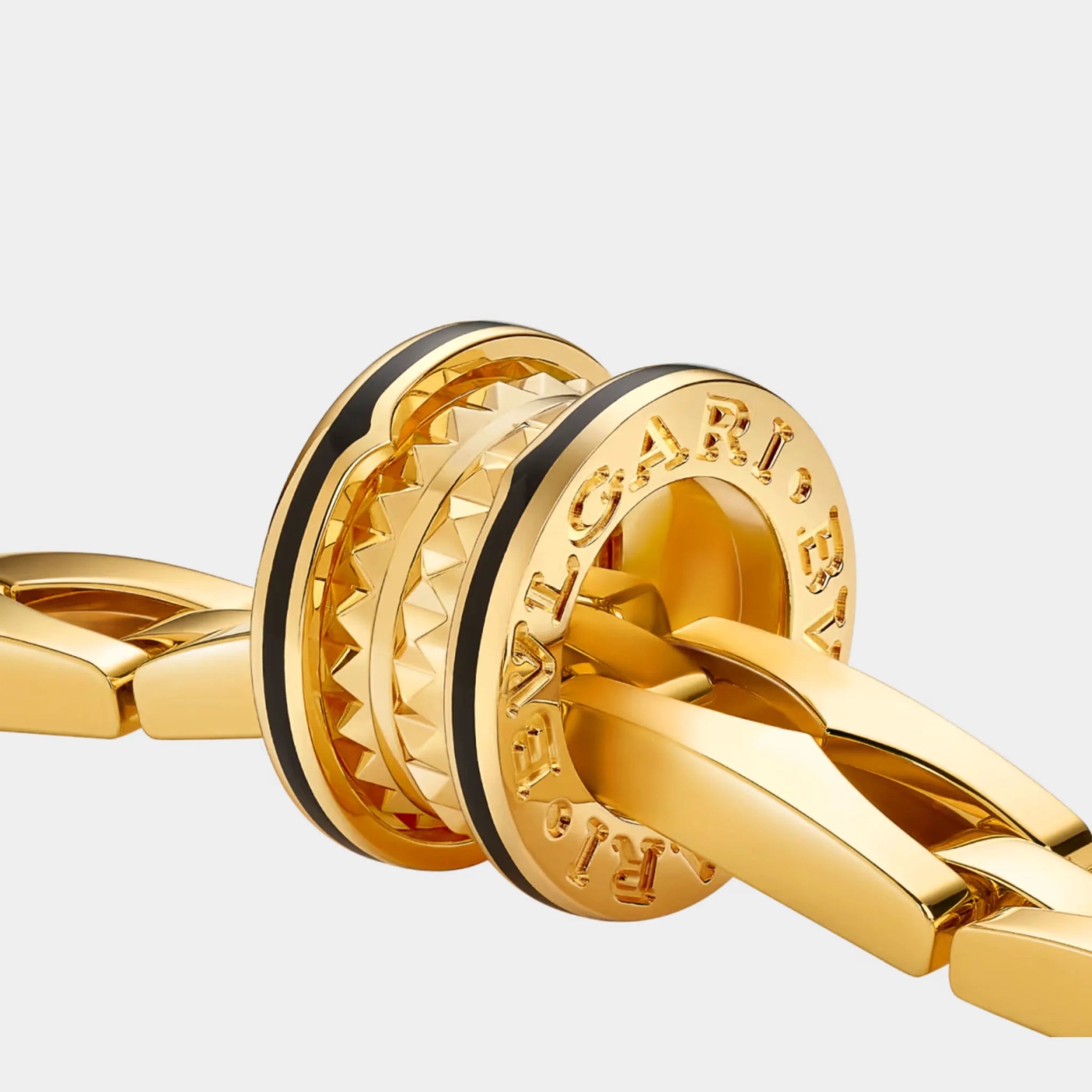 Bvlgari B.zero1 Yellow Gold Necklace studded pendant/black ceramic, pendant closeup