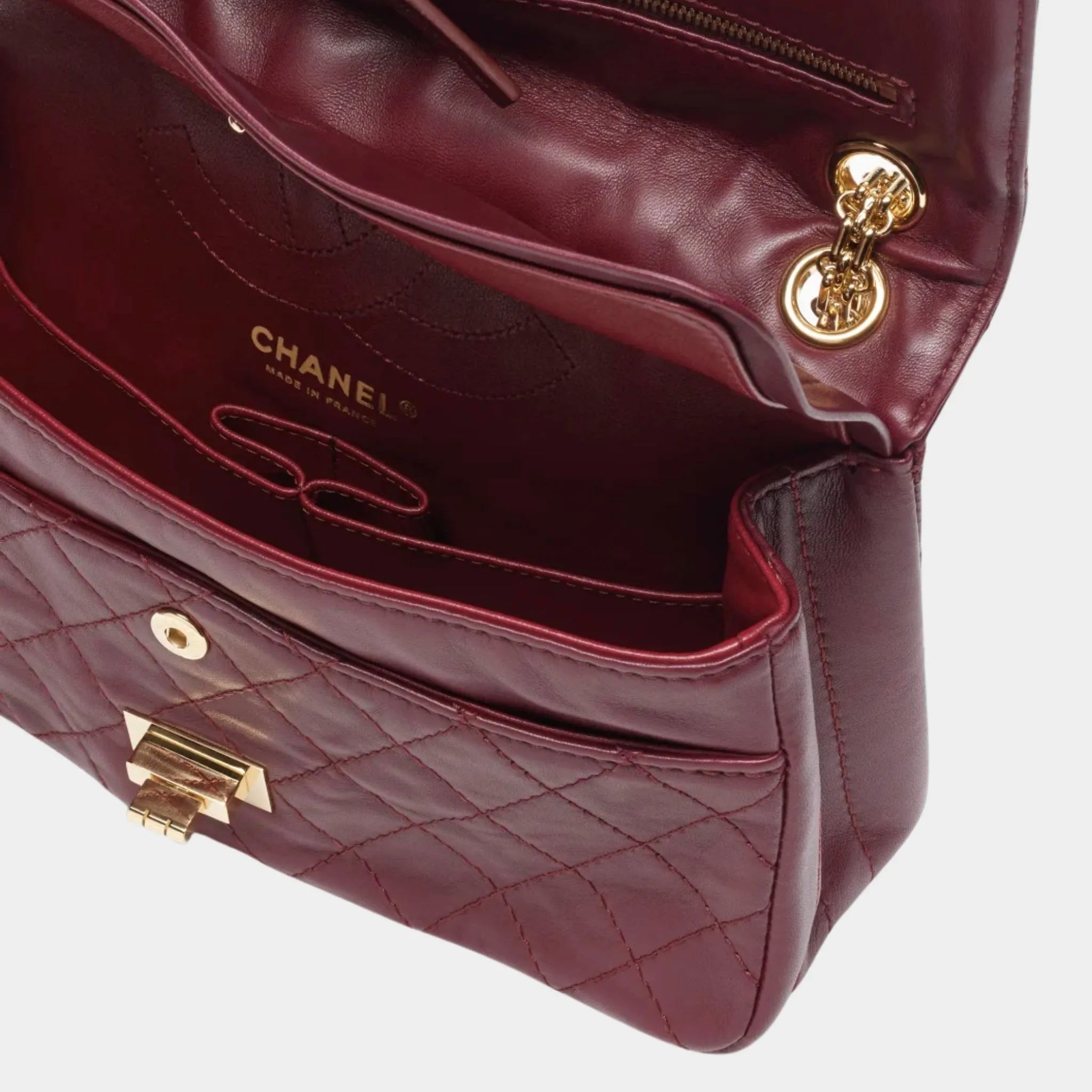 Chanel Bag 2.55 Lamb &amp; gold-plated metal, Dark Burgundy, Top Closeup