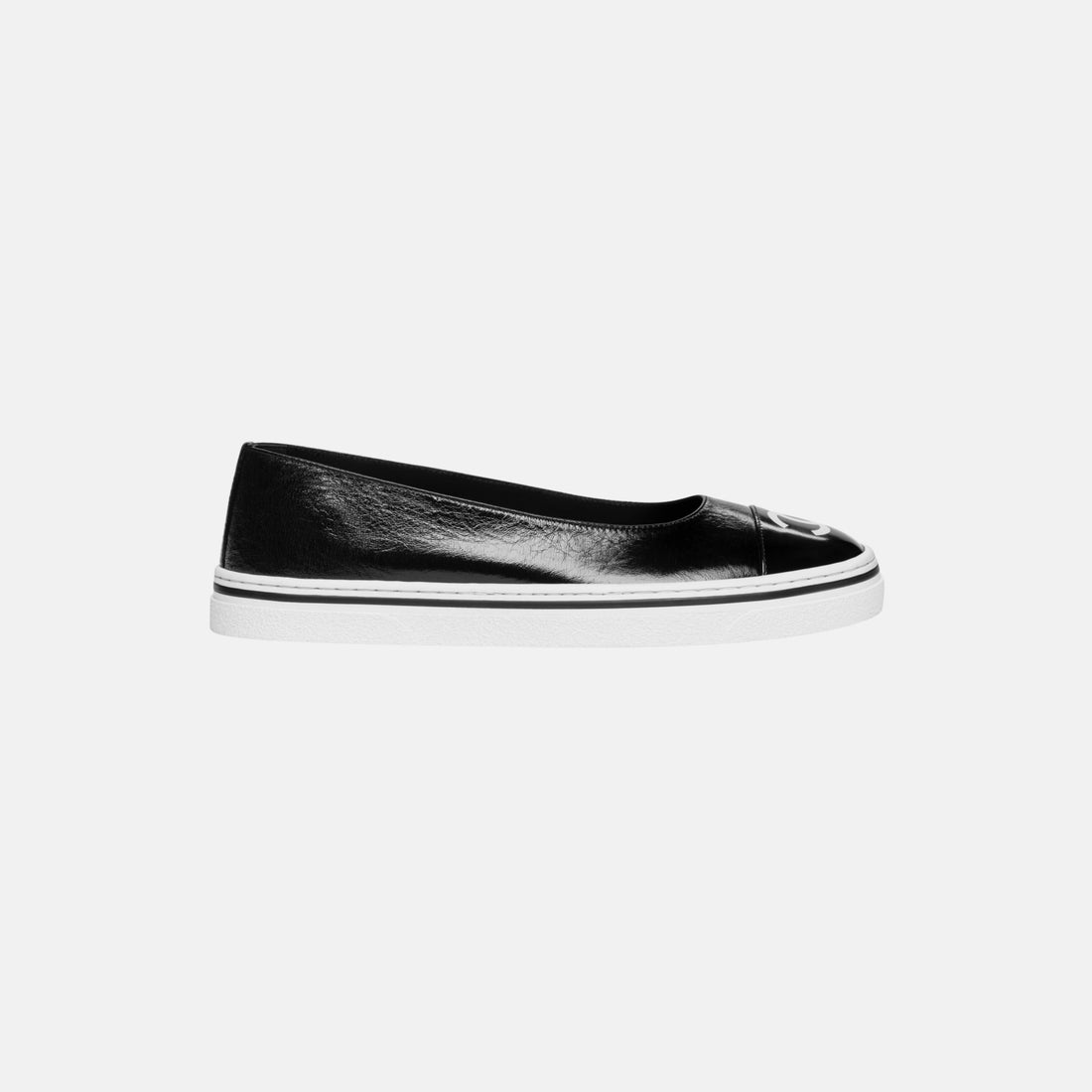 Chanel Ballet Flats in Crumpled Shiny Lambskin and Patent Calfskin, Side