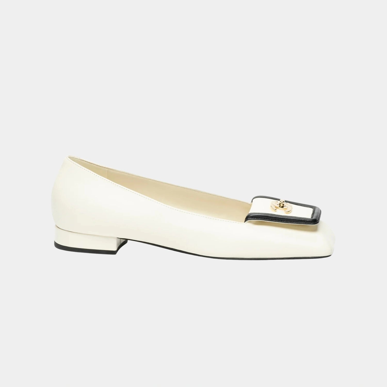 Chanel Ballet Flats in Lambskin Ivory &amp; Black, Side