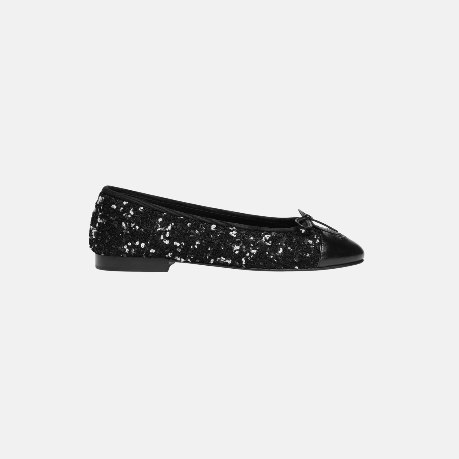 Chanel Ballet Flats in Tweed and Lambskin, Black and White, Side