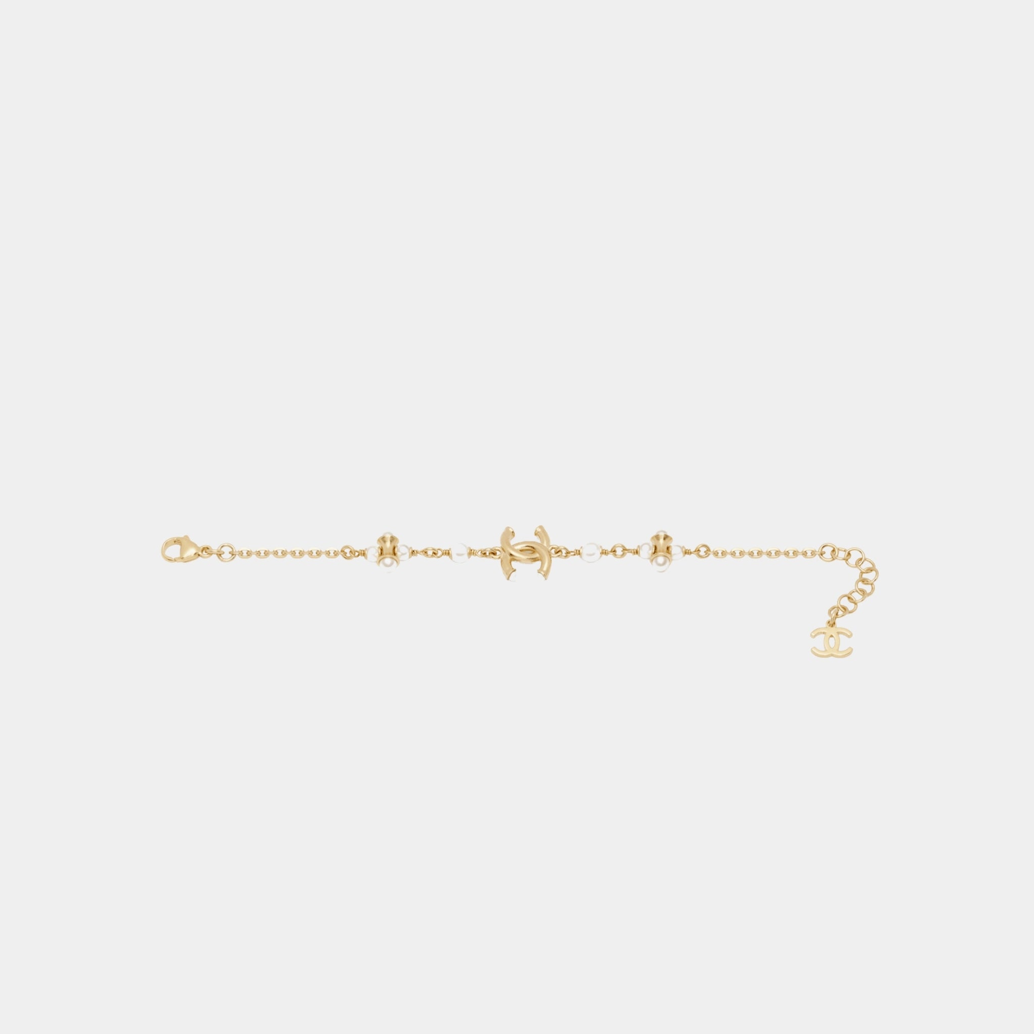 Chanel Bracelet in Gold Metal with Glass Pearls, Front