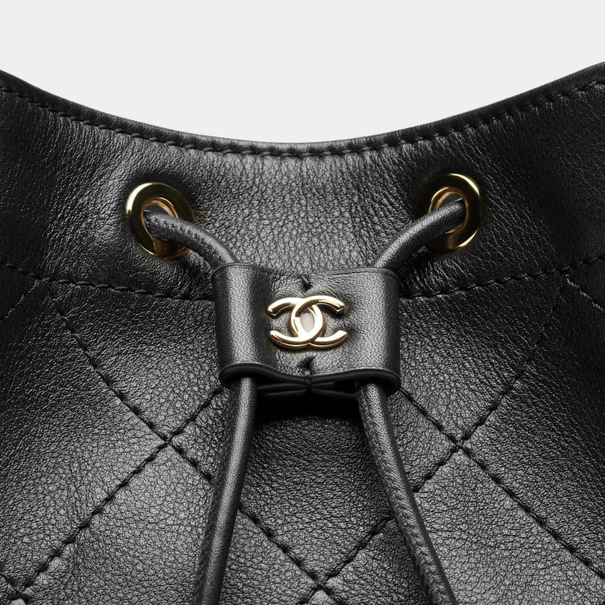 Bucket Bag Lamb Calf &amp; Gold-Plated Metal Black