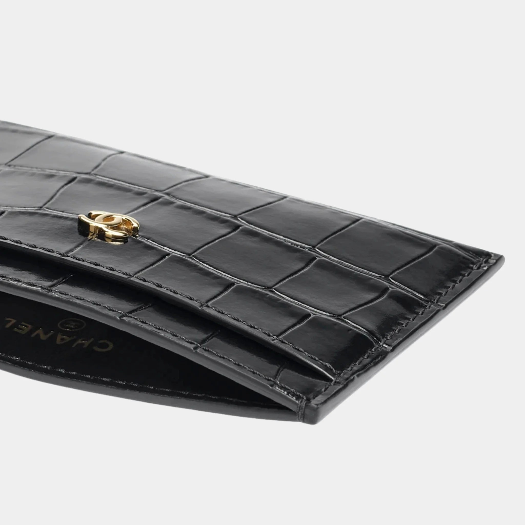 Chanel Card Holder in Crocodile Embossed Calfskin &amp; Gold-Tone Metal, Black, Close