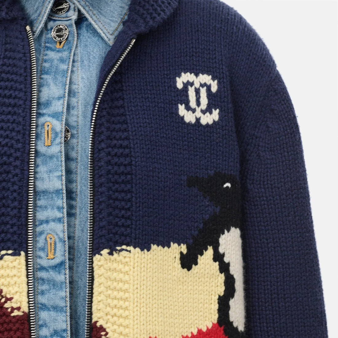 Chanel Cardigan Cashmere in Burgundy, Navy Blue and Light Yellow, Coco Neige 2026, close up detail