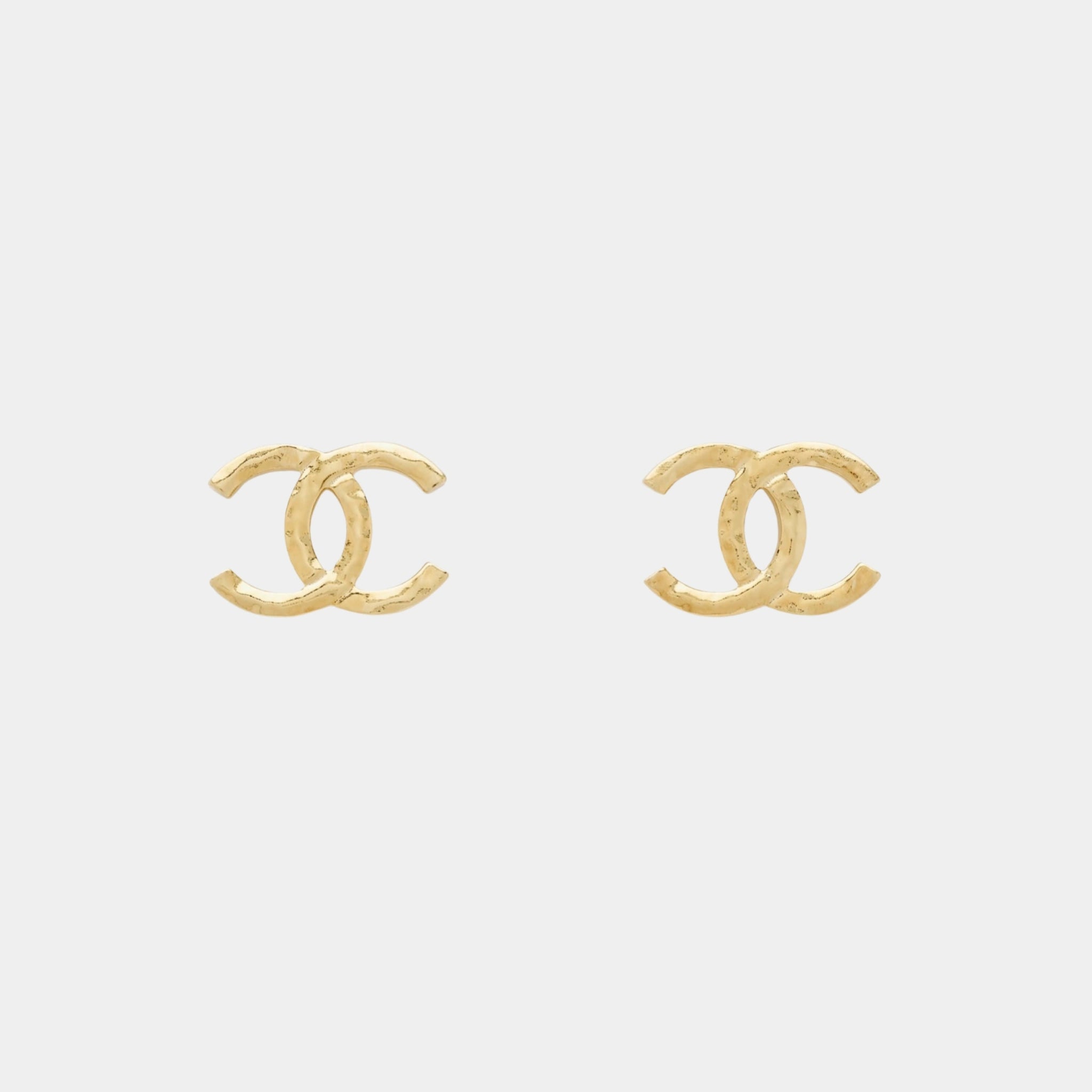Chanel CC Stud Earrings in Gold Metal, Front